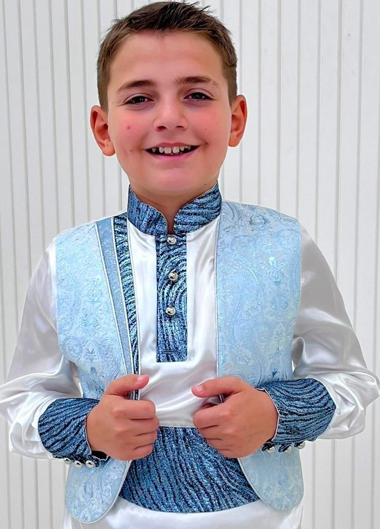 Bebe Mavi Brokar Kumaşlı Altın Broşlu Asil Kaftan Sünnet Kıyafeti