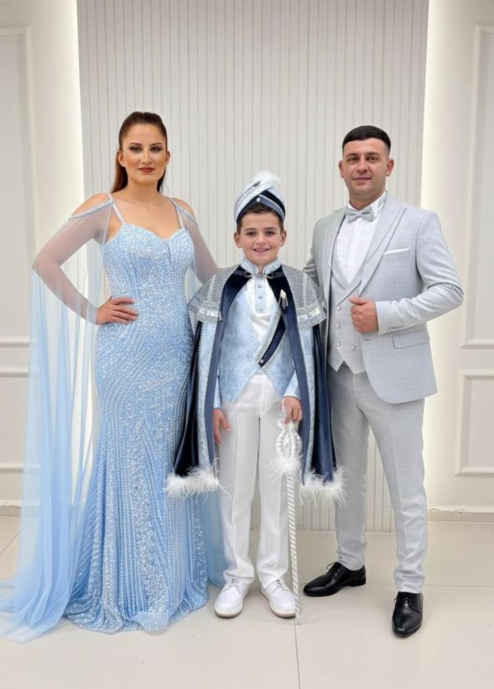 Bebe Mavi Özel Nakışlı Dantel Abiyeli Mavi Pelerinli Gri Damatlıklı Kombin 177