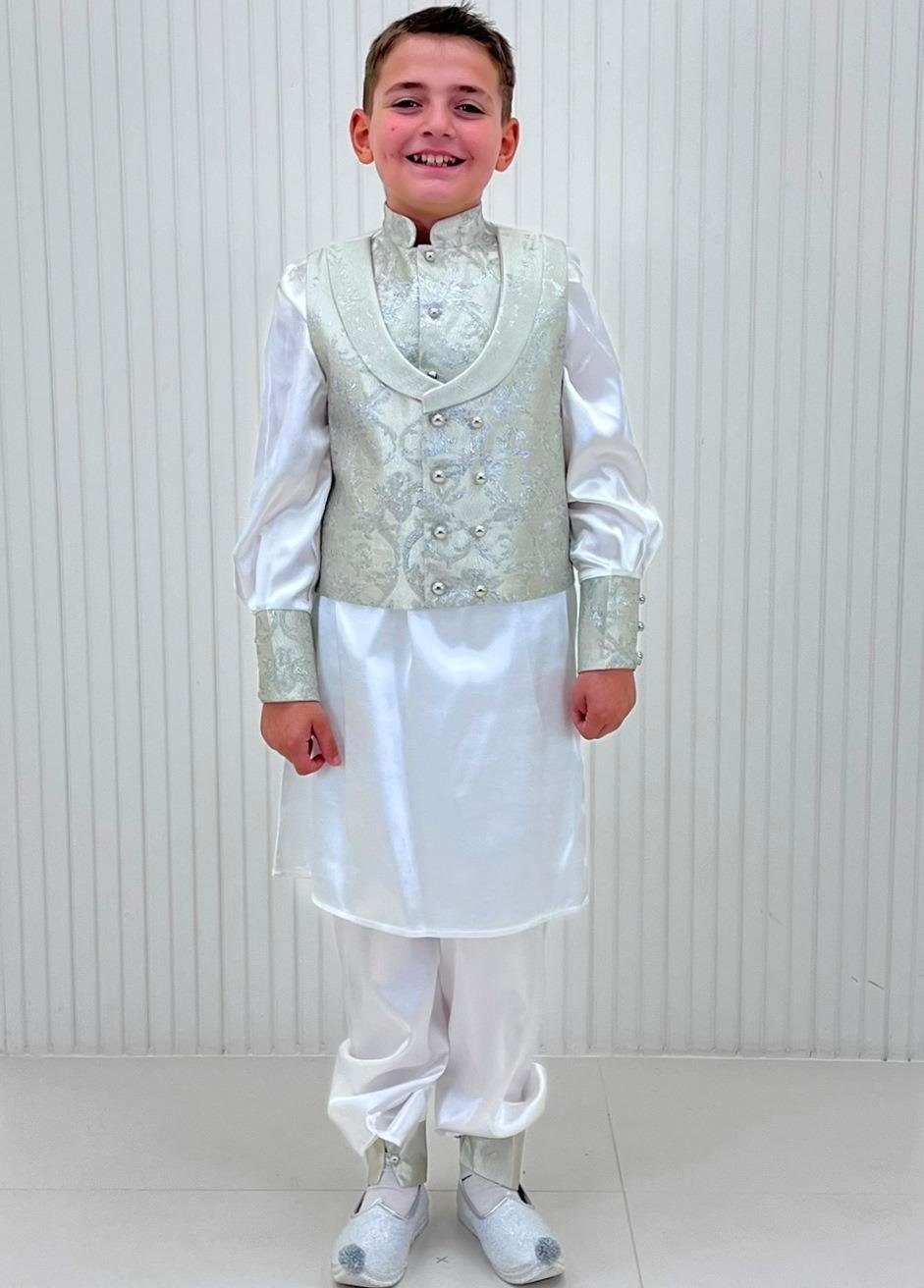 Brokar Kumaşlı Ceket Yakalı Gümüş Broşlu Kaftan Sünnet Kıyafeti