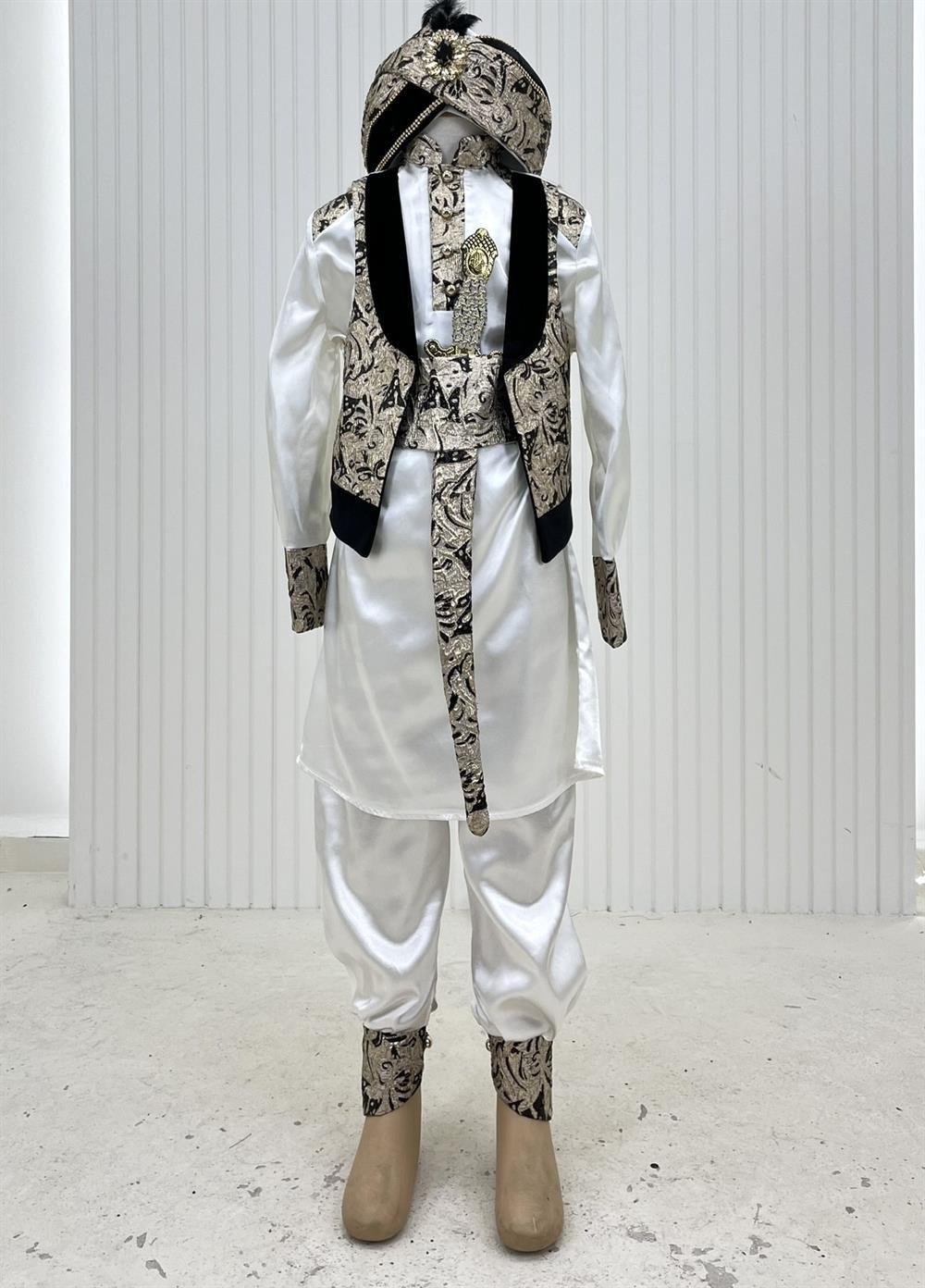 Brokar Kumaştan Broşlu Kaftan Sünnet Kıyafeti