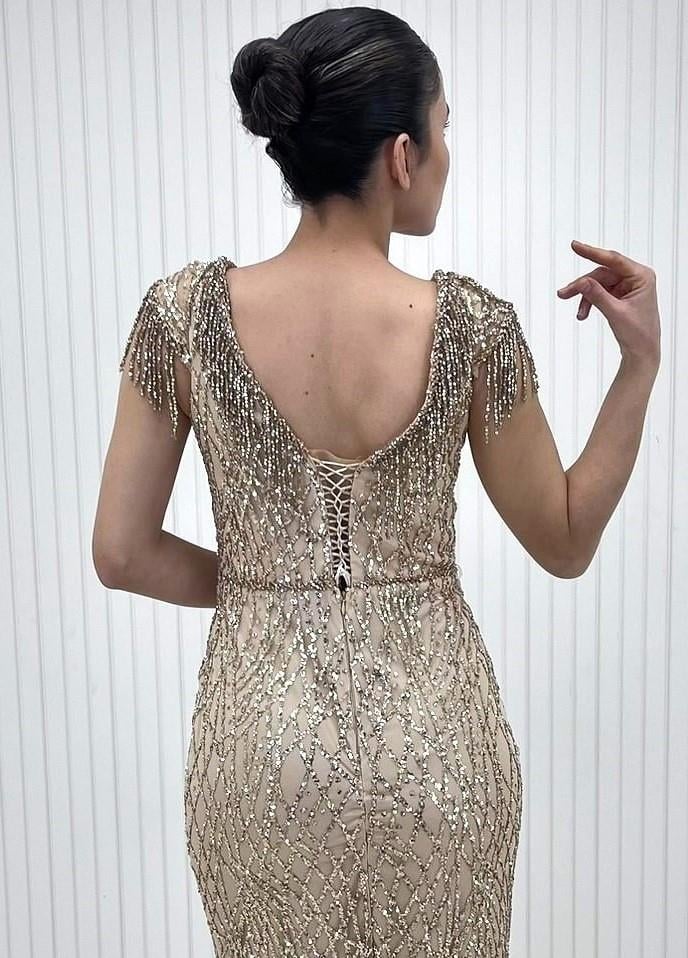 Gold Kolları Yaka Kısmı Prizma Boncuk İşlemeli Balık Abiye Elbise