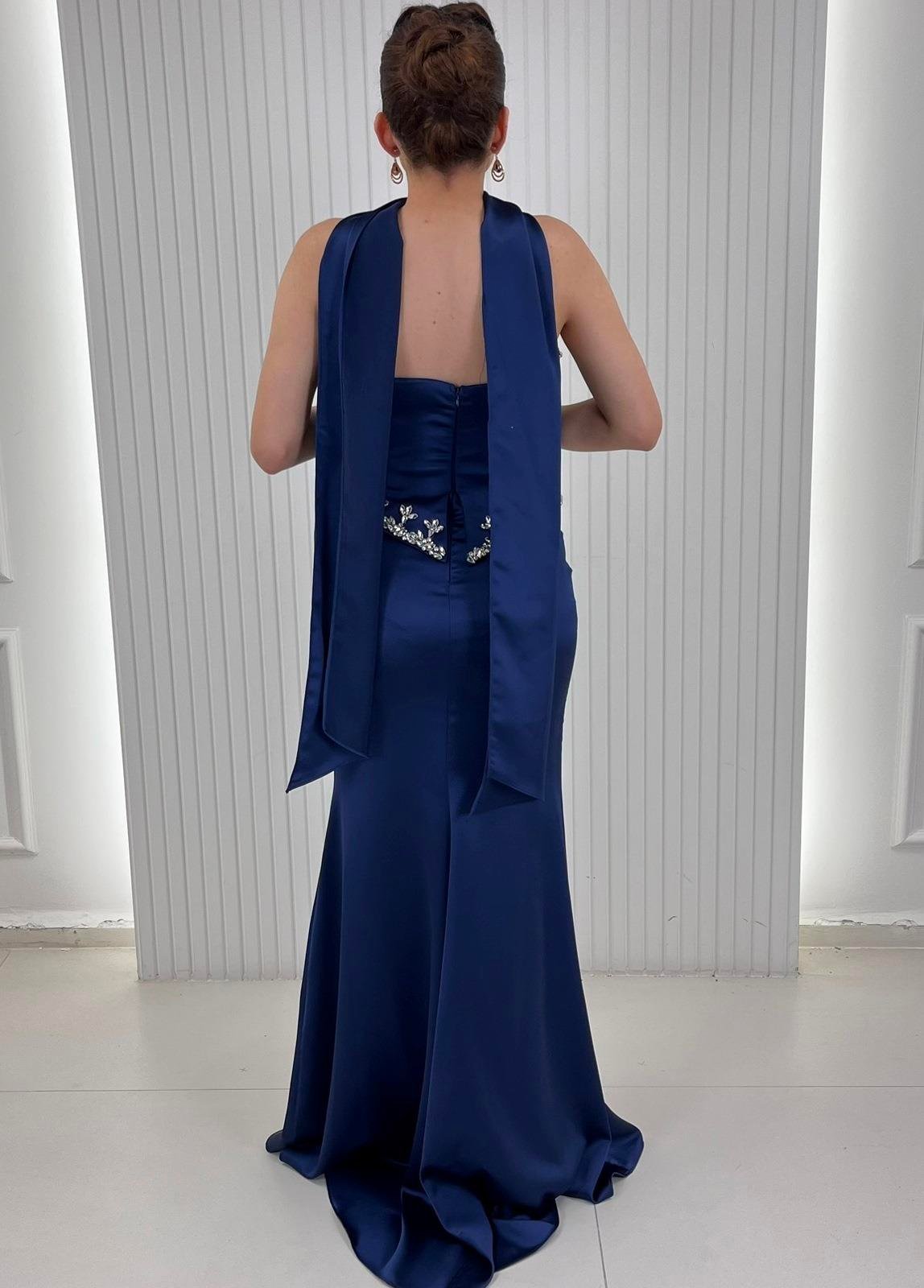 Lacivert Straplez Kristal Taş İşlemeli Peplum Kesim Uzun Saten Abiye