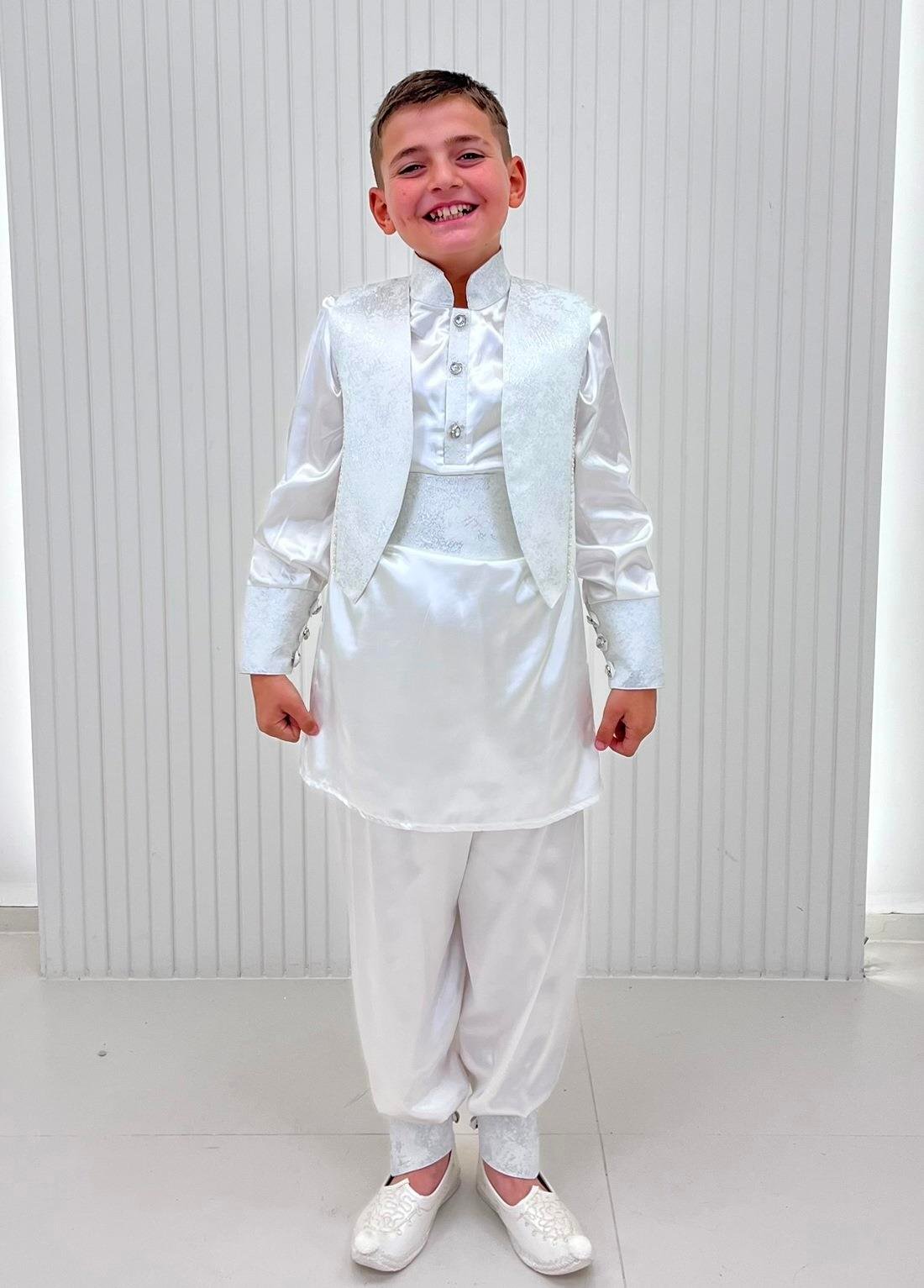 Omuzları Taşlı İncili Lüks Kaftan Sünnet Kıyafeti