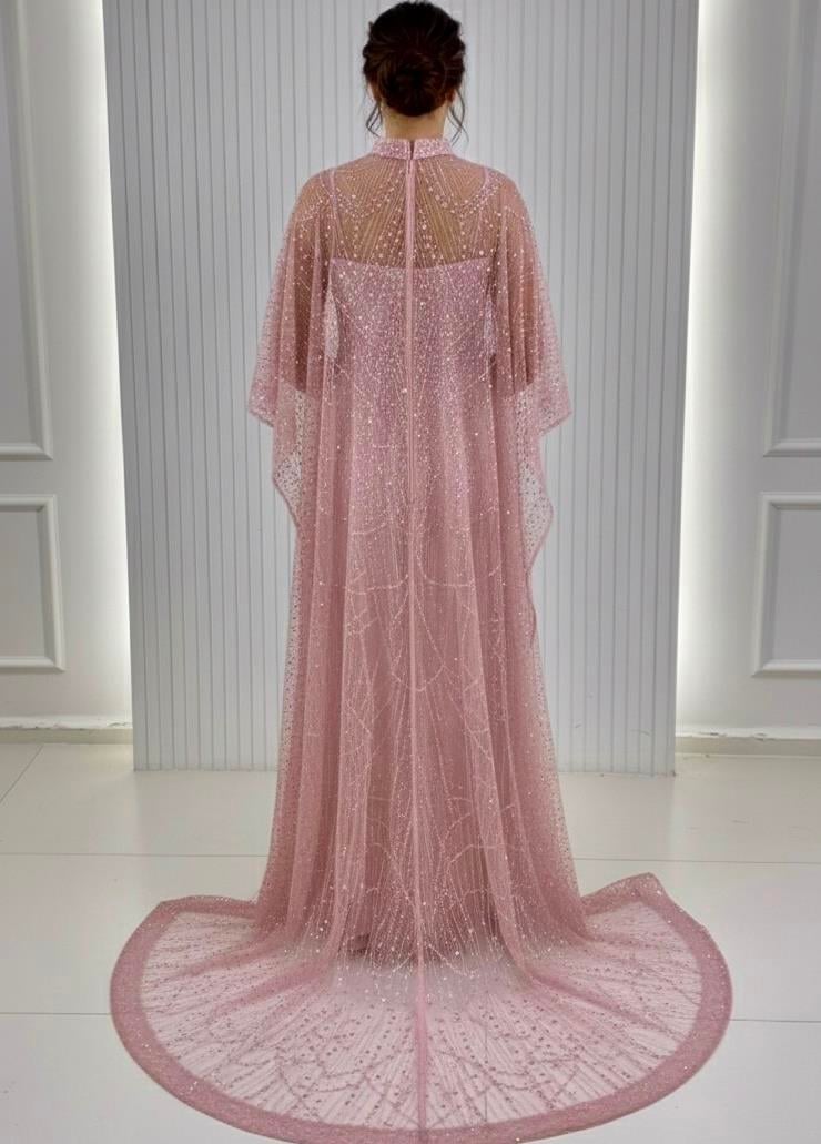Pembe Halkalı Boncuklu Boyundan Geçme Pelerinli Abiye Elbise