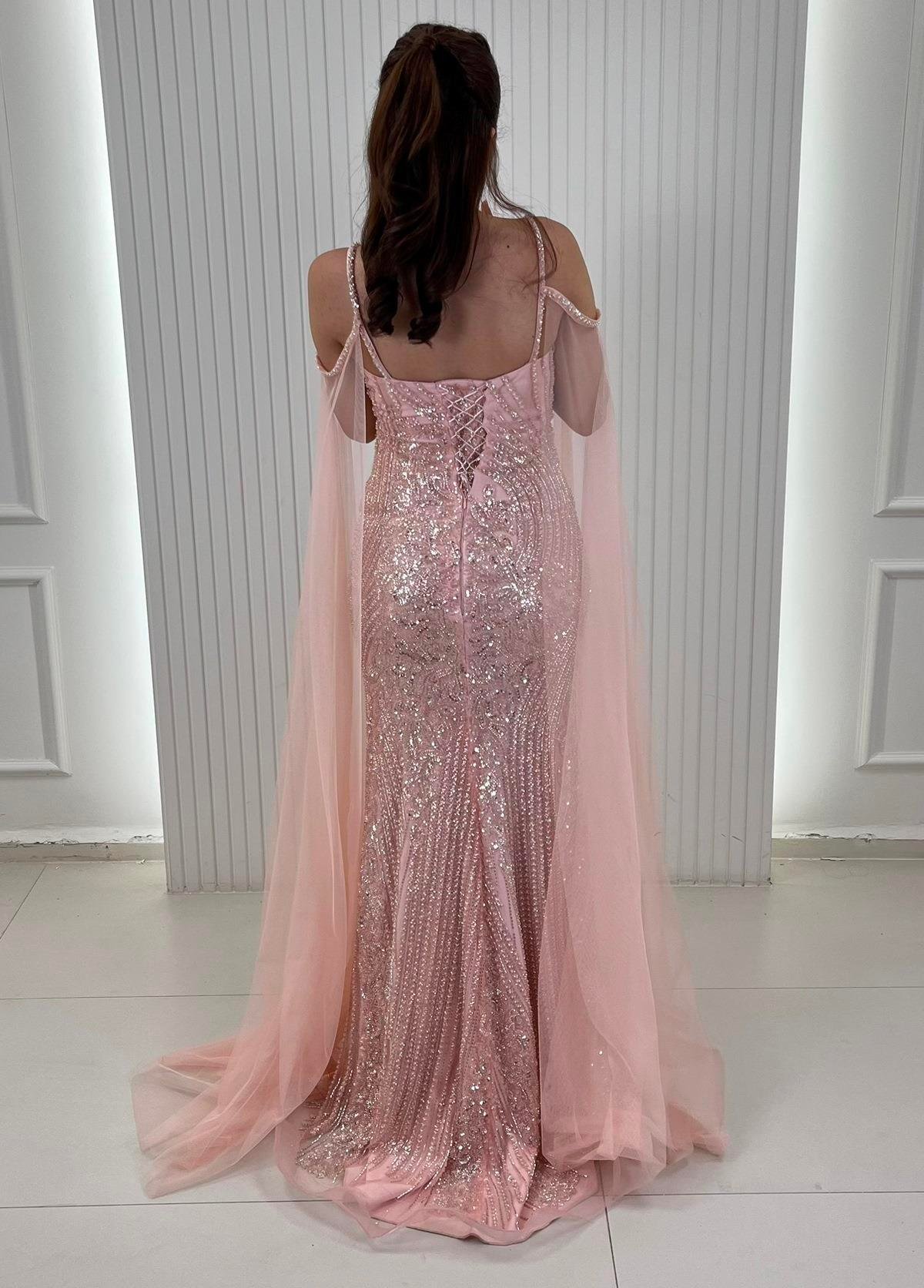 Pembe İncili Dantelli Kolları Pelerinli Özel Tasarım Abiye Elbise