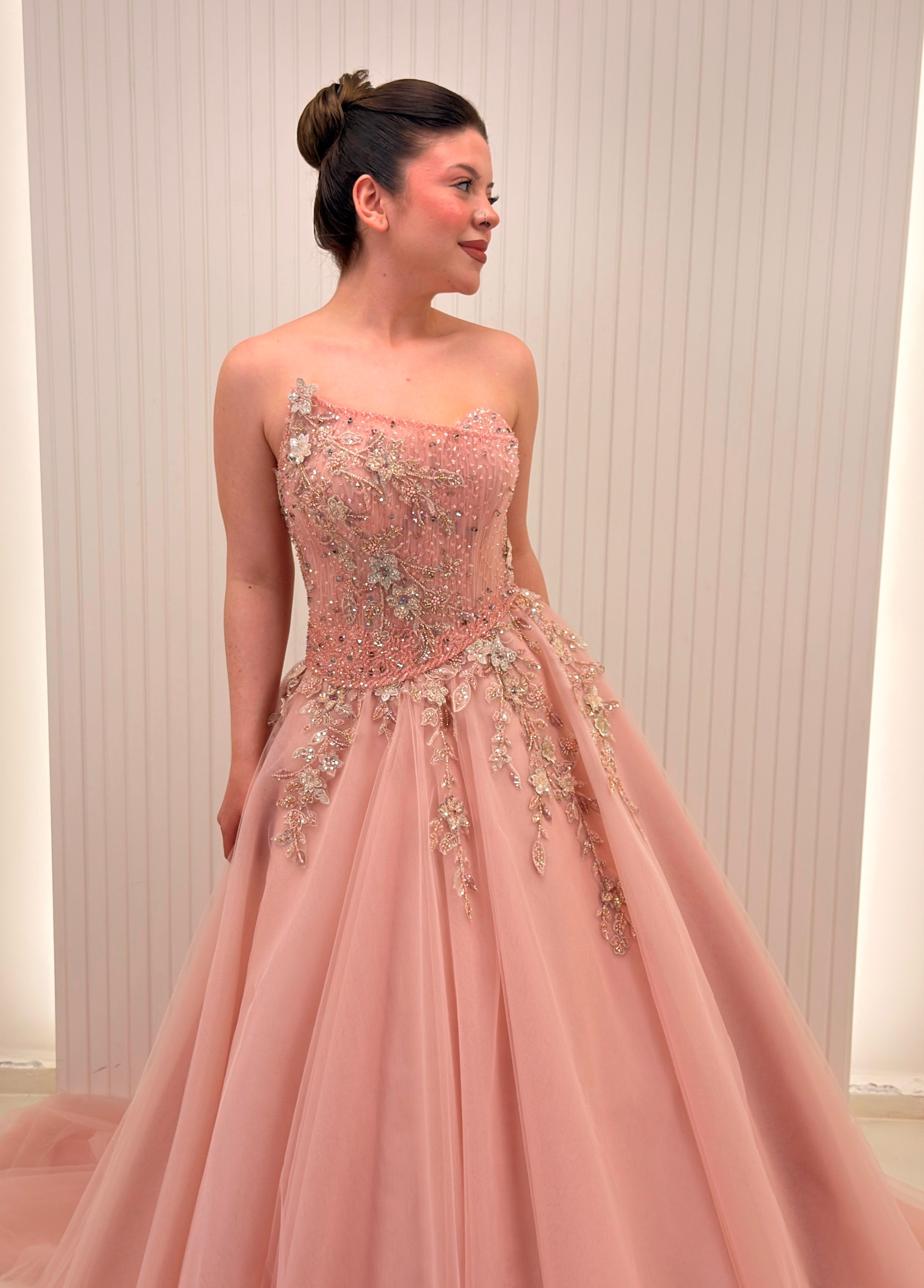 Pudra Straplez Asimetrik Kesim Çiçekli Helen Model Nişanlık