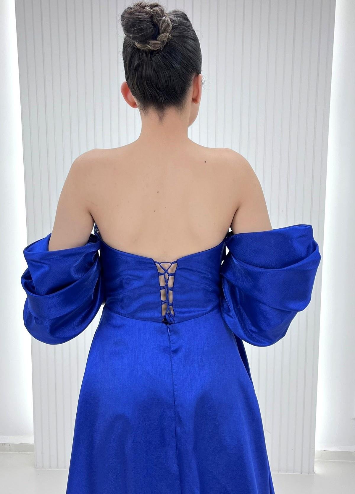 Saks Mavi İnce Askılı Üstü Fitonk Tasarımlı Krep Abiye Elbise