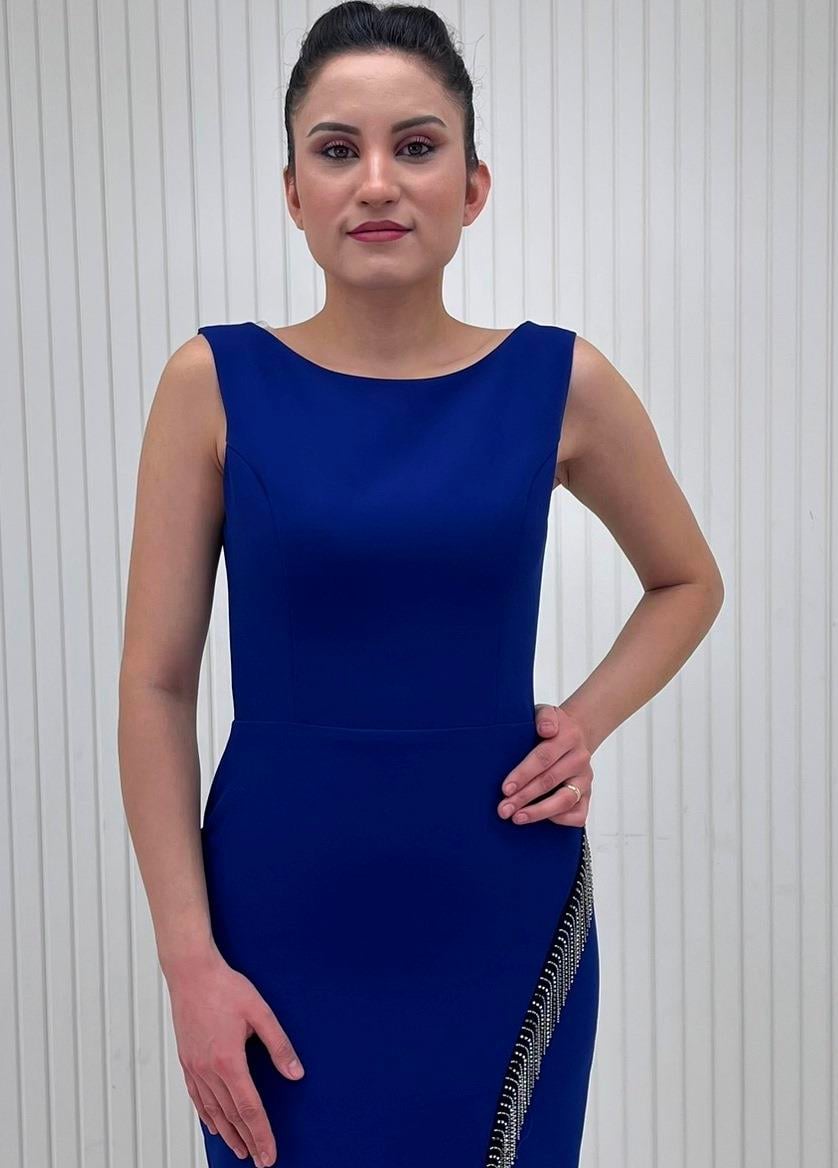 Saks Mavi Kapalı Yaka Yırtmacı Zincirli Aksesuarlı Abiye Elbise