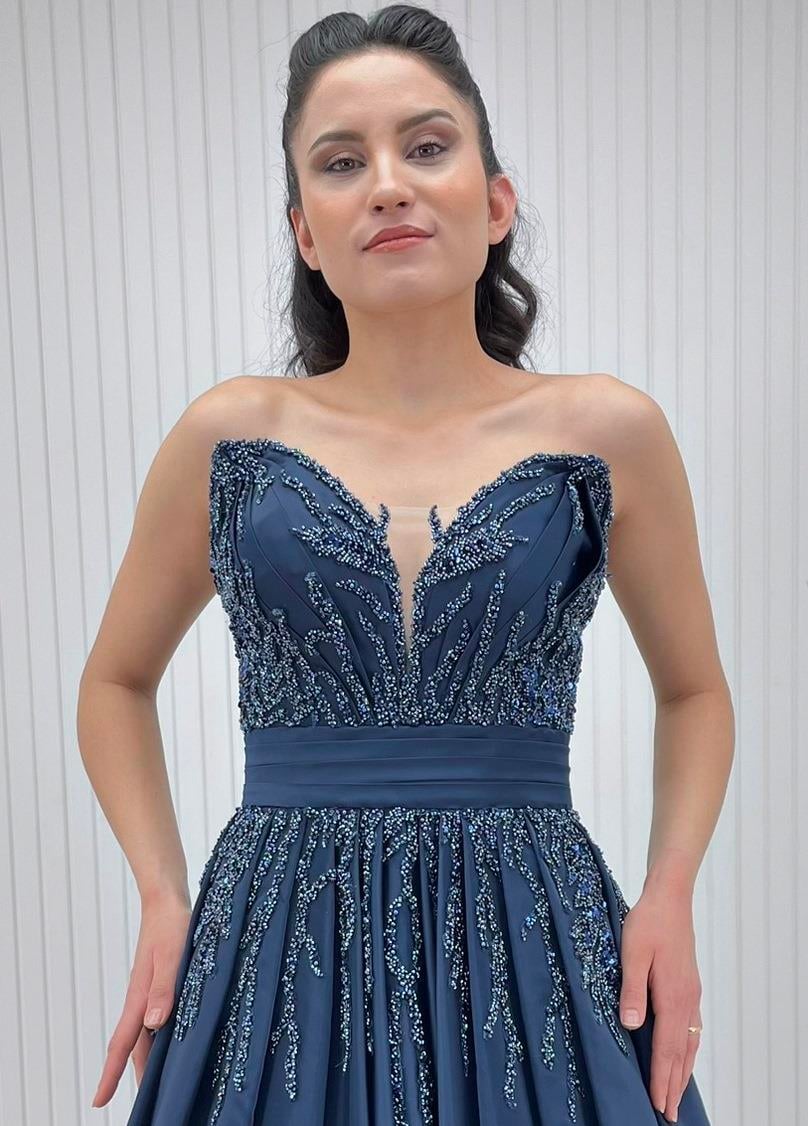 Üstü Boncuklu Dantel Nakışlı Saten Abiye Elbise