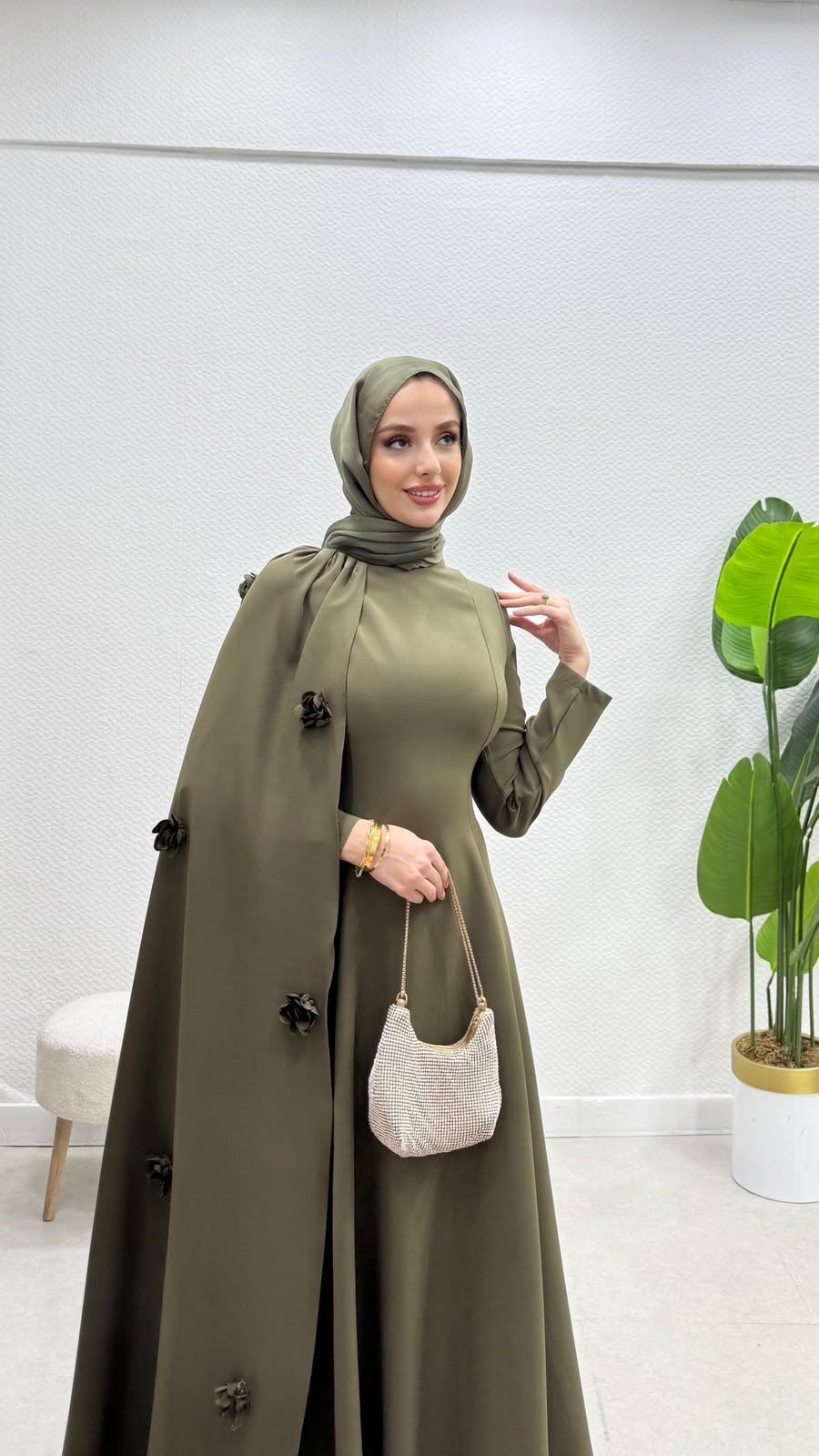 Gül Elbise Kuyruklu Haki  
