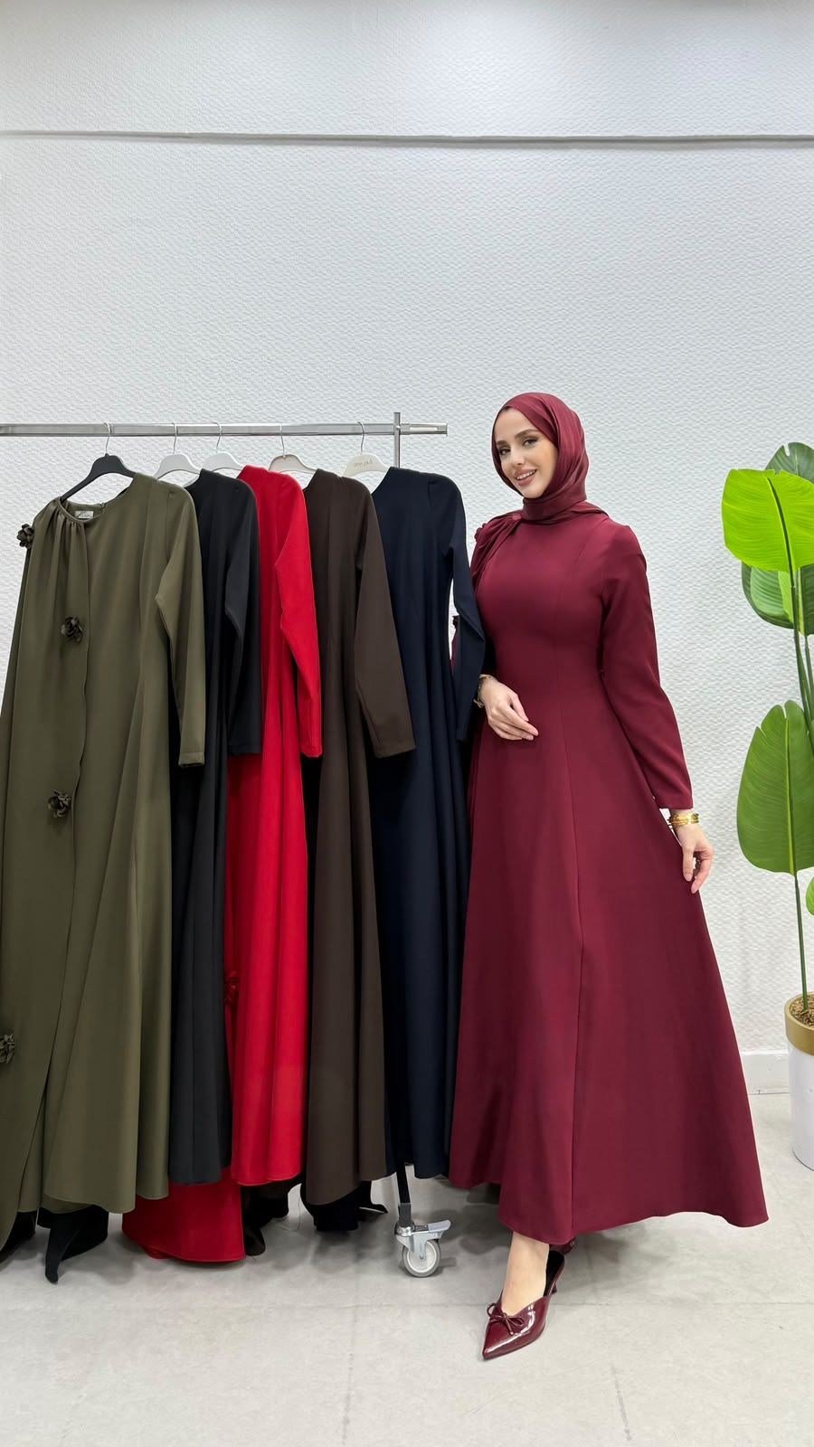 Gül Elbise Kuyruklu Kahverengi  