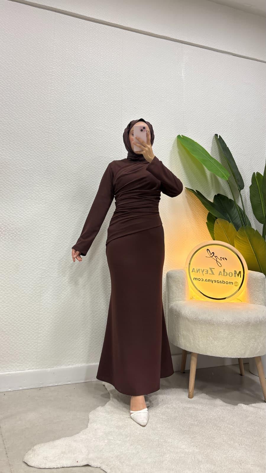 Nisa Önü Drapeli Tesettür Elbise Kahverengi