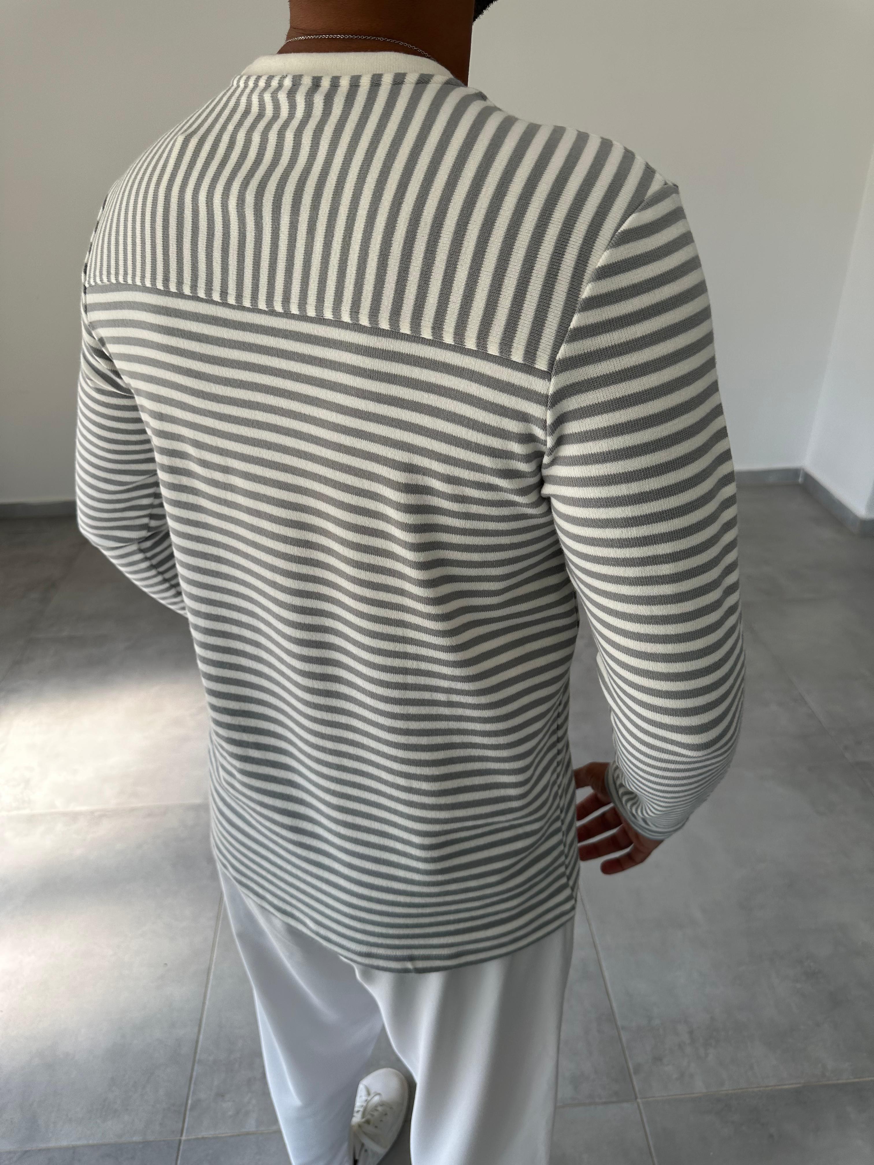 Beyaza Gri Çizgili Basic Sweatshirt