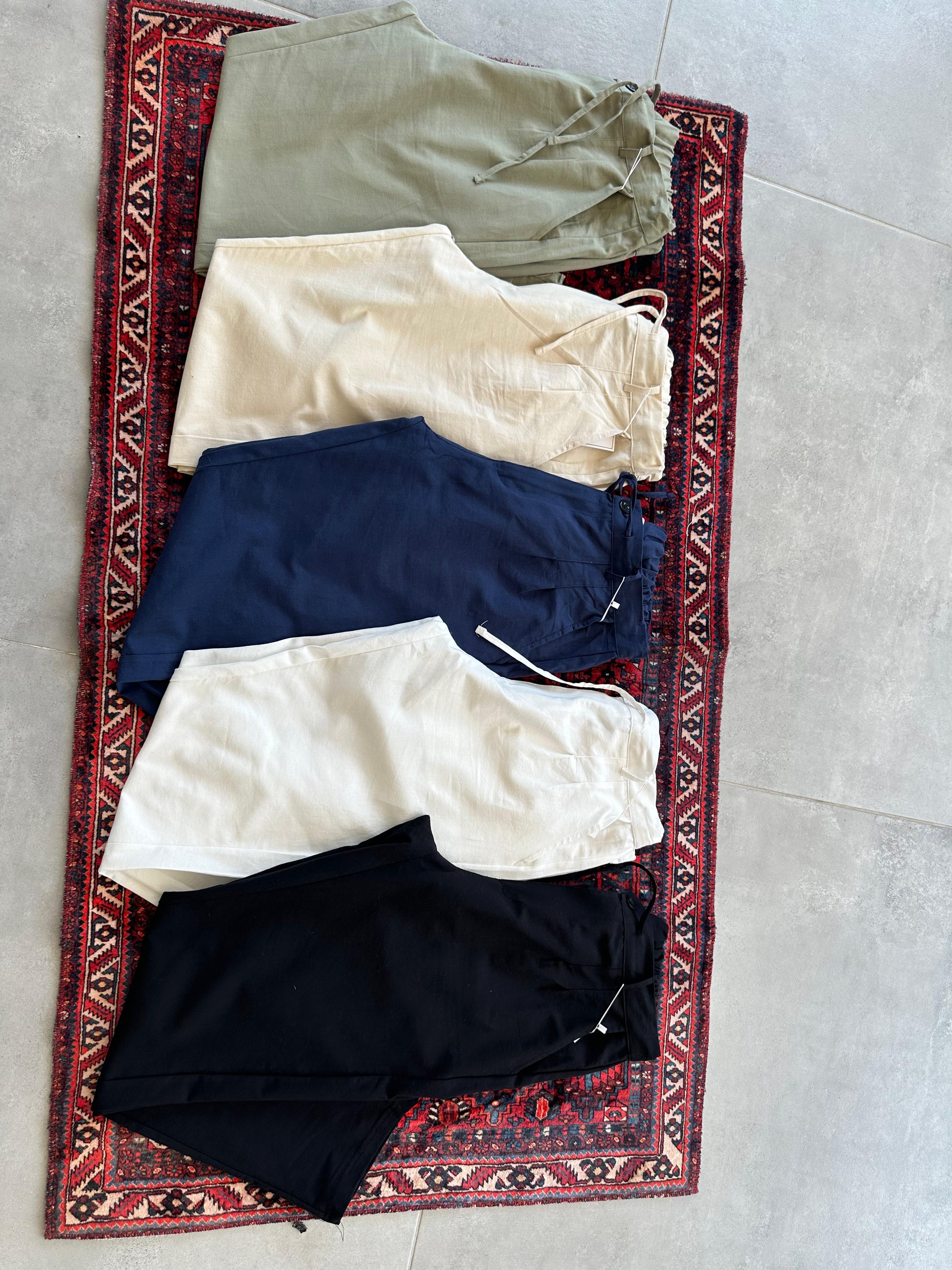 Haki Renk Ön Kısmı Pile Detaylı Boyfriend Kesim Keten Pantolon