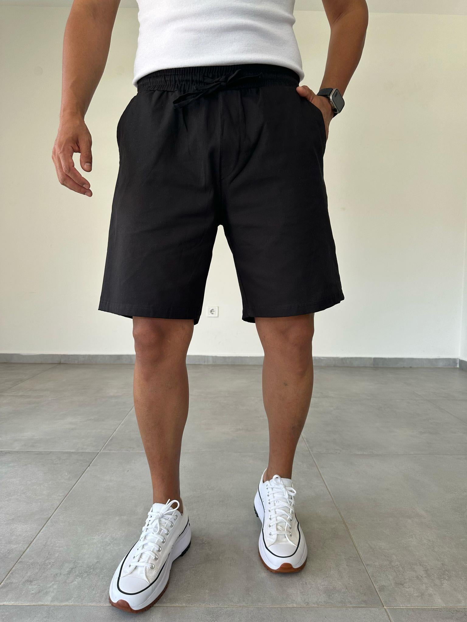 Siyah Renk Gabardin Kumaş Rahat Kesim Basic Şort