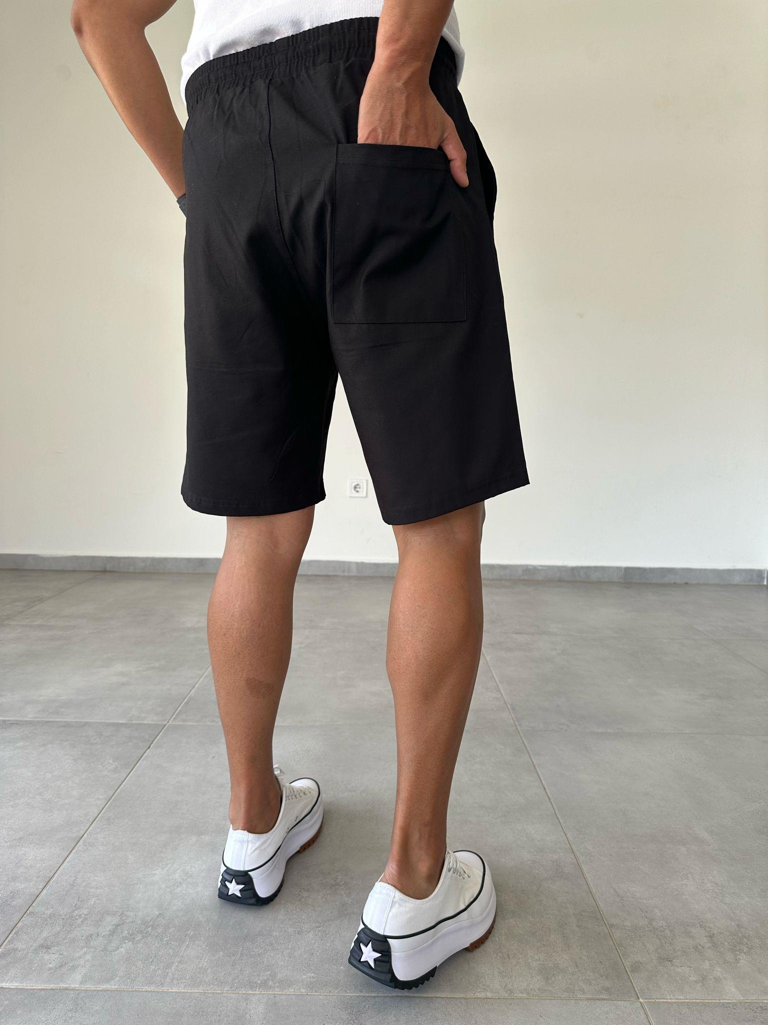 Siyah Renk Gabardin Kumaş Rahat Kesim Basic Şort