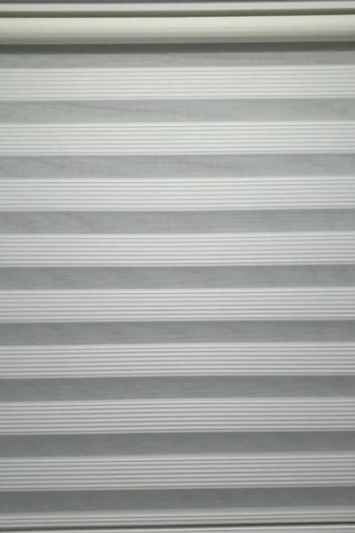 Beyaz Dar Piliseli Zebra Perde