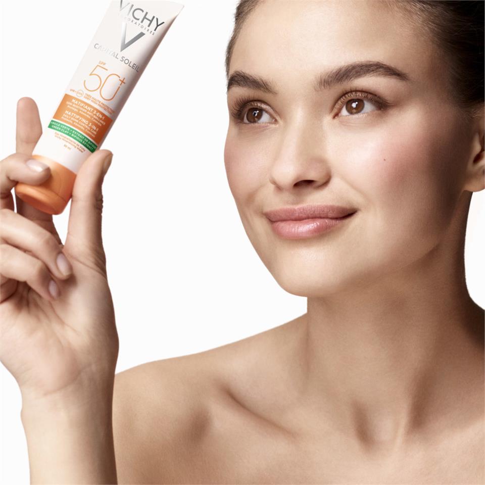 Vichy Capital Soleil SPF50+ Matlaştırıcı Yüz  Yağlı Ciltler için Güneş Kremi 50 ml