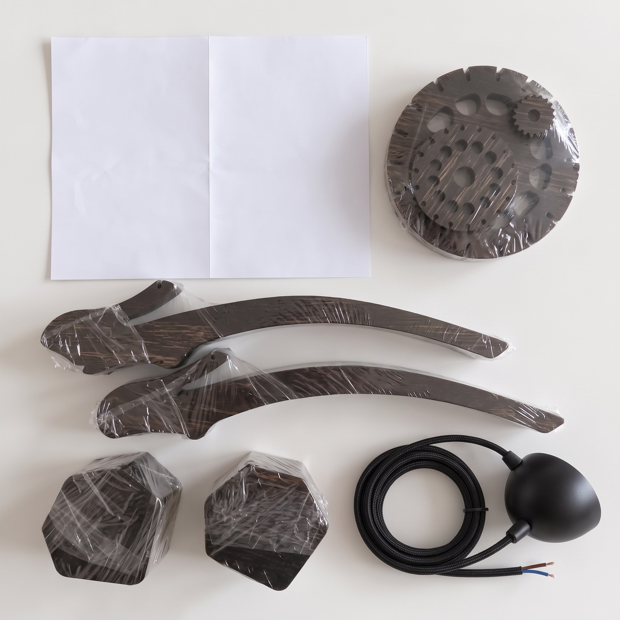 AVİZEDekoratif Ahşap Avize | Buket Tasarımlı - Siyah3D Sergi