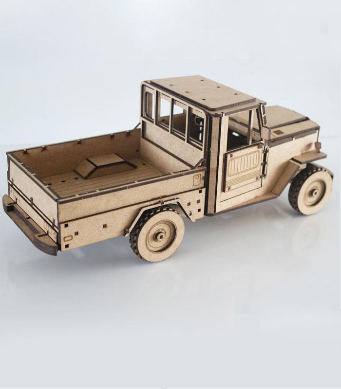 Land Cruiser Araba Maketi | Orta Seviye