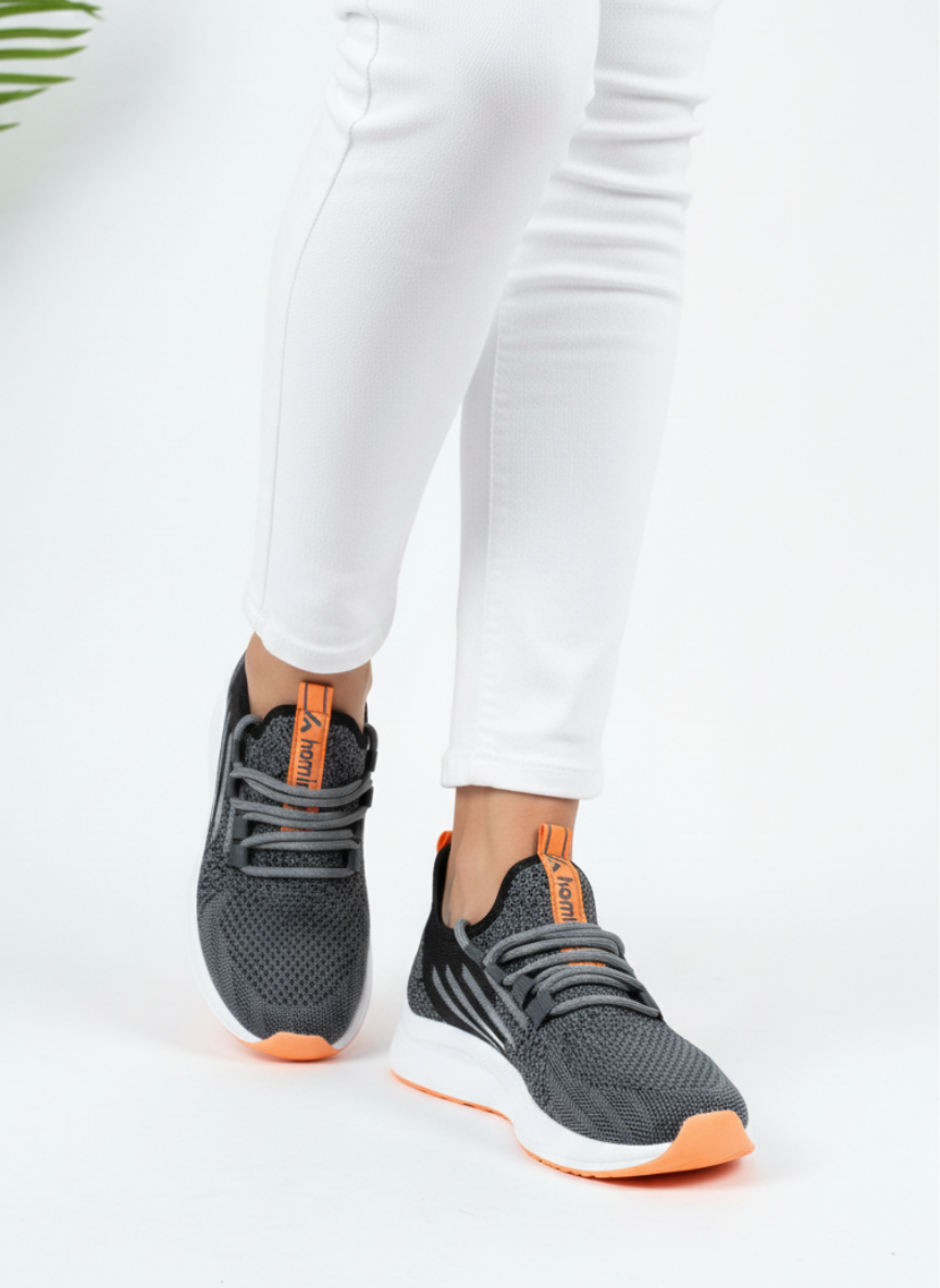 Homiro.com.tr'de Bağcıklı Triko Unisex Spor Ayakkabı-Füme Oranj seçeneğiyle tarzınızı ve konforunuzu bir arada bulabilirsiniz. Unisex spor ayakkabı modelleri için hemen tıklayın!