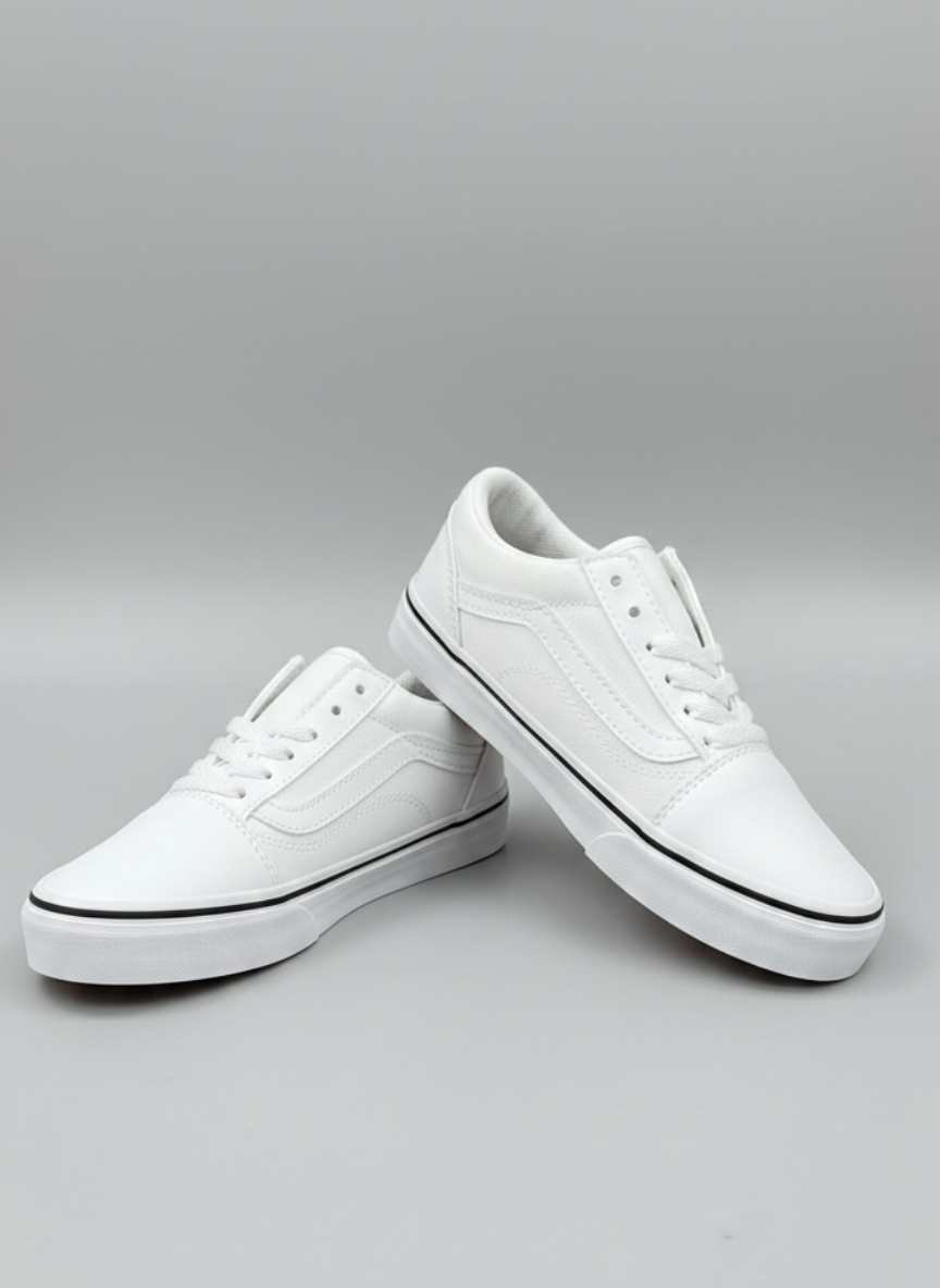 Homiro.com.tr'de şık ve rahat Bağcıklı Unisex Spor Sneaker - Beyaz modelini keşfedin. Tarzınıza uygun sneaker'ları Homiro'da bulabilirsiniz.