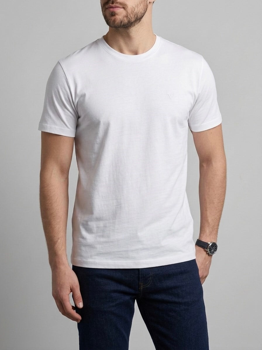 Homiro.com.tr'de erkekler için beyaz renkli Basic Slim Fit Bisiklet Yaka T-Shirt'i inceleyebilirsin. Kaliteli kumaşı ve şık tasarımı ile tarzını tamamlayacak bir seçenek!
