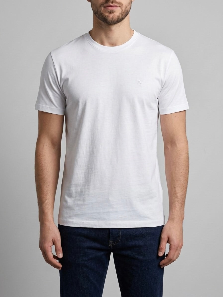 Homiro.com.tr'de erkekler için beyaz renkli Basic Slim Fit Bisiklet Yaka T-Shirt'i inceleyebilirsin. Kaliteli kumaşı ve şık tasarımı ile tarzını tamamlayacak bir seçenek!