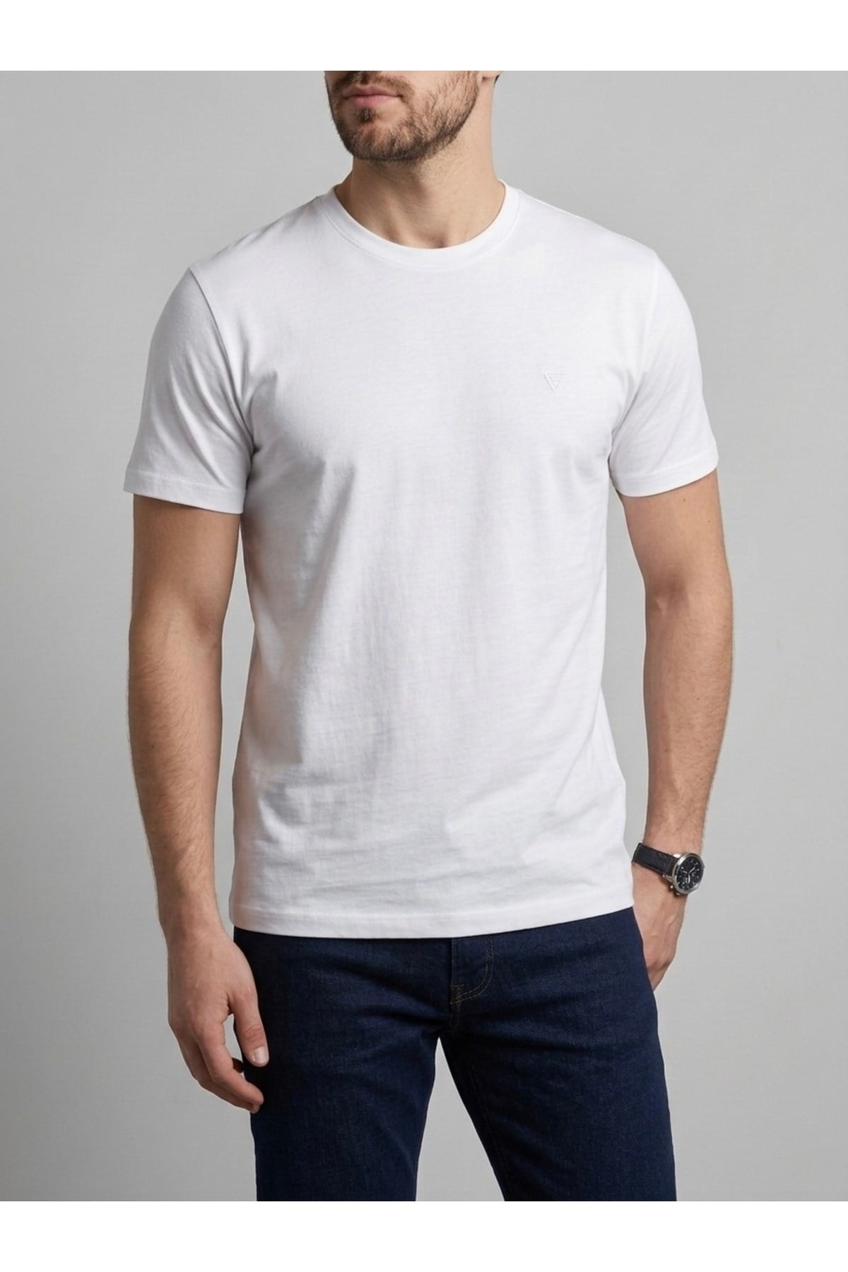 homiro.com.tr'de erkekler için şık ve zarif bir seçenek olan Basic Slim Fit Bisiklet Yaka T-Shirt - Bordo modelini keşfedin. Kaliteli kumaşı ve şık tasarımıyla tarzınıza tarz katın!