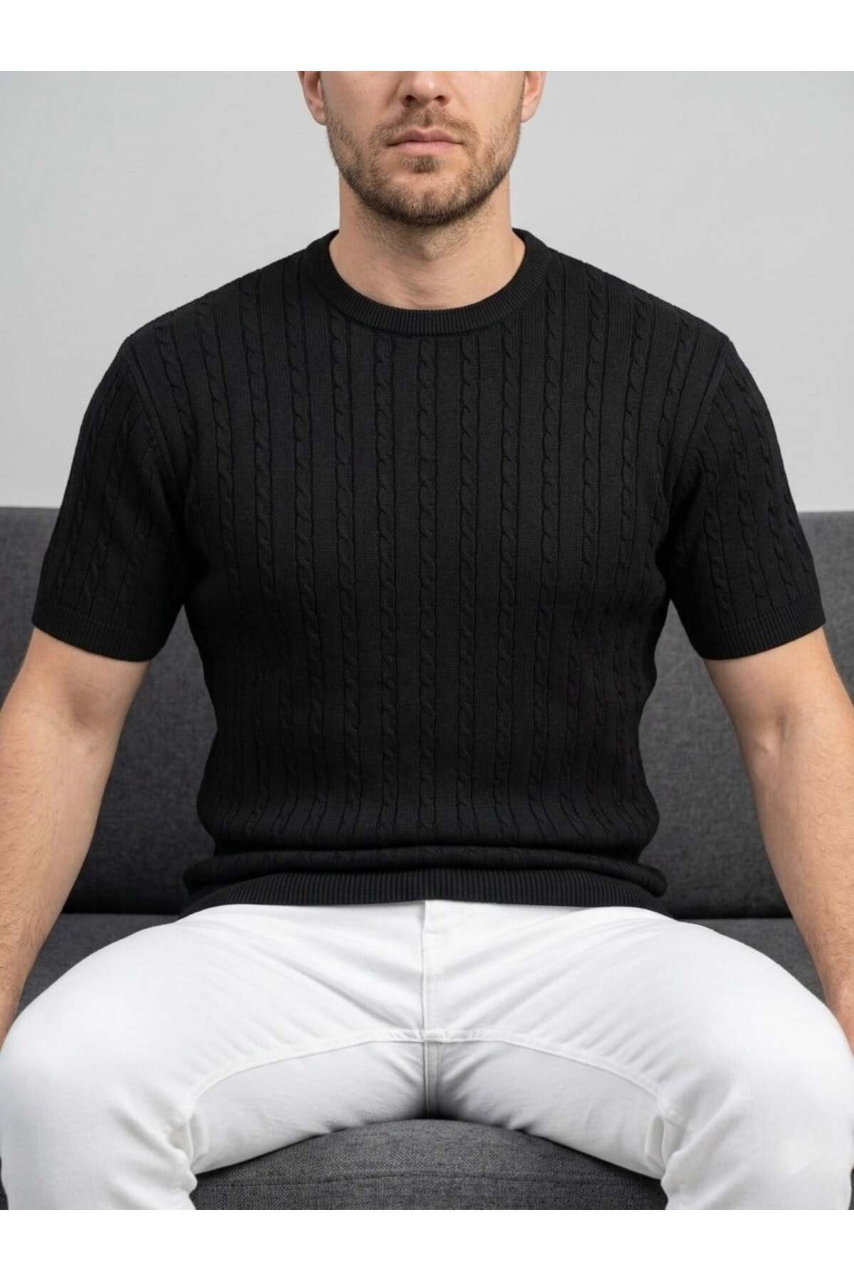 Homiro.com.tr'de erkekler için kahverengi fitilli triko slim fit t-shirtleri bulabilirsiniz. Kaliteli ve şık tasarımlarla dikkat çeken ürünlerimiz, gardırobunuza şıklık katacak. Hemen inceleyin!