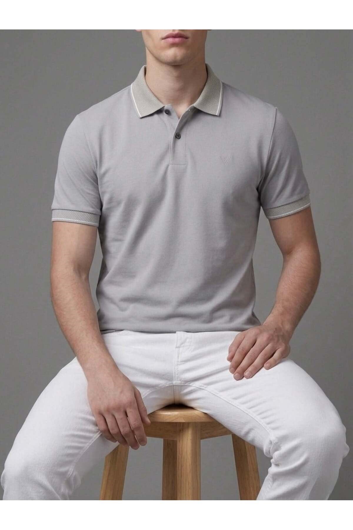 Homiro.com.tr'de erkekler için lacivert polo yaka basic kısa kollu günlük t-shirt seçenekleri! Kaliteli ve şık tasarımlarla tarzınızı tamamlayın.