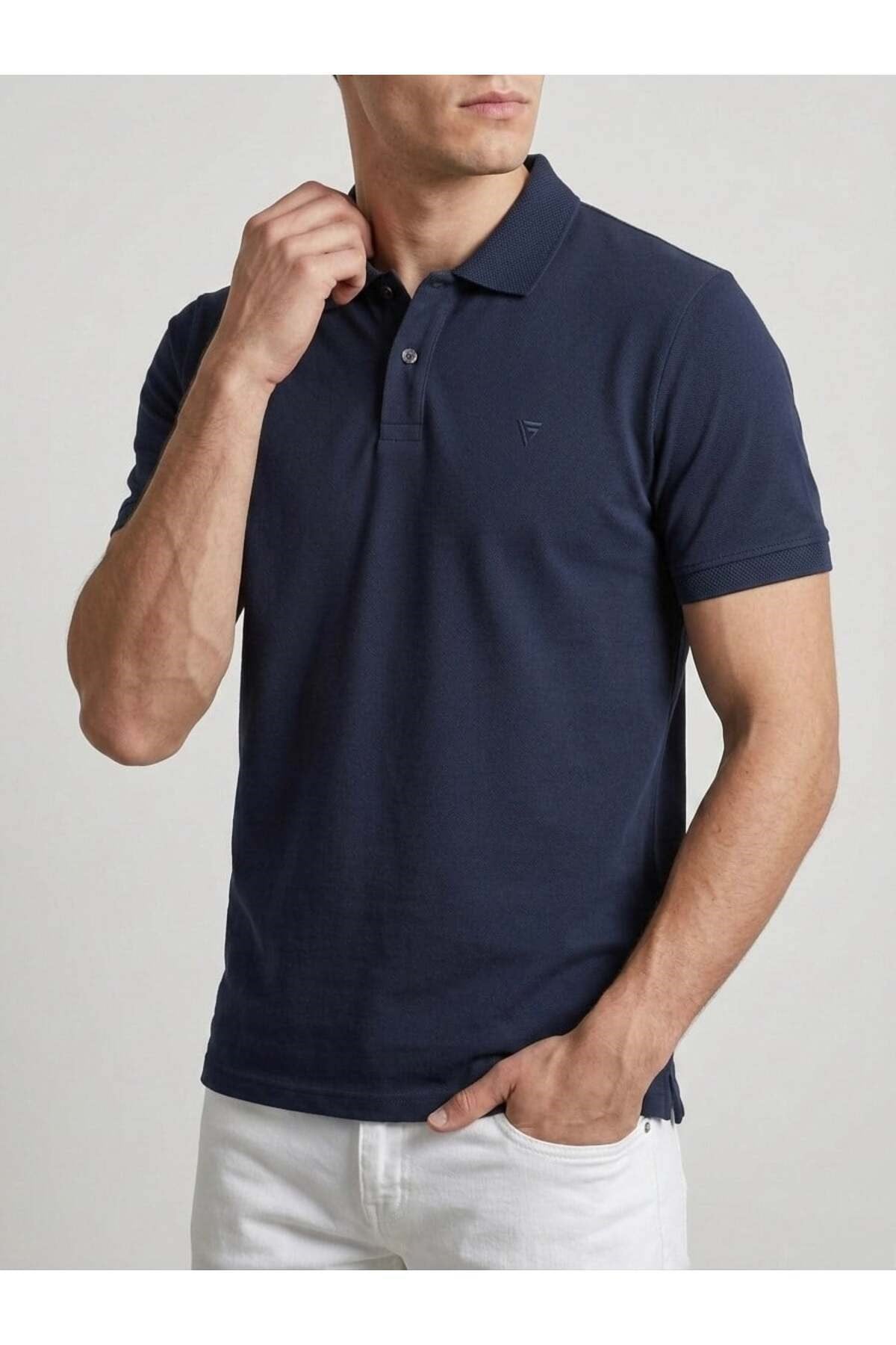 Homiro.com.tr'de erkekler için lacivert polo yaka basic kısa kollu günlük t-shirt seçenekleri! Kaliteli ve şık tasarımlarla tarzınızı tamamlayın.