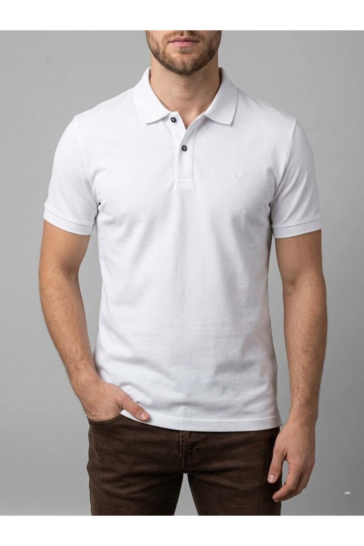 Homiro.com.tr'de erkekler için lacivert polo yaka basic kısa kollu günlük t-shirt seçenekleri! Kaliteli ve şık tasarımlarla tarzınızı tamamlayın.