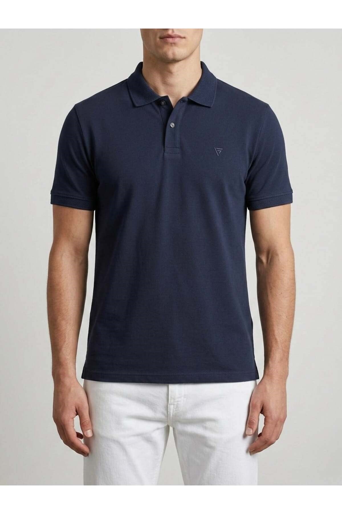 Homiro.com.tr'de erkekler için lacivert polo yaka basic kısa kollu günlük t-shirt seçenekleri! Kaliteli ve şık tasarımlarla tarzınızı tamamlayın.