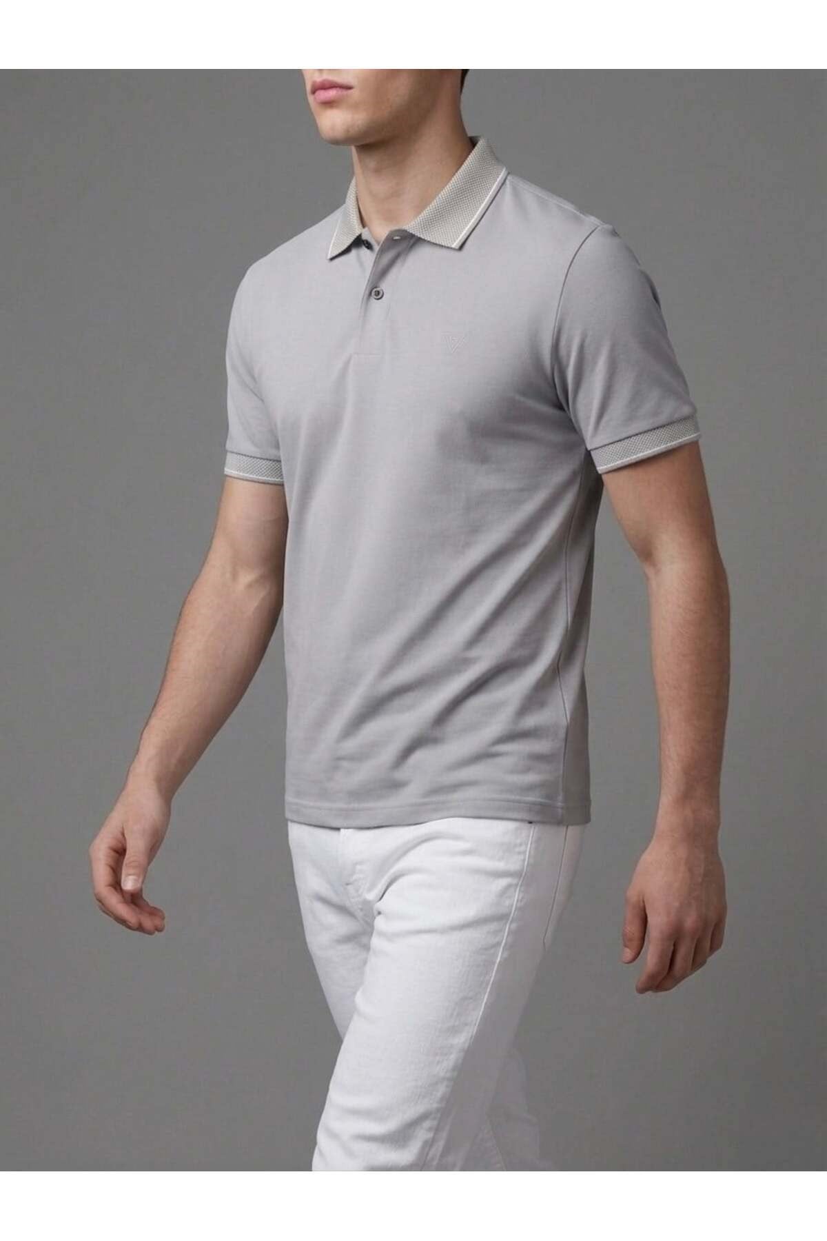 Homiro.com.tr'de erkekler için lacivert polo yaka basic kısa kollu günlük t-shirt seçenekleri! Kaliteli ve şık tasarımlarla tarzınızı tamamlayın.