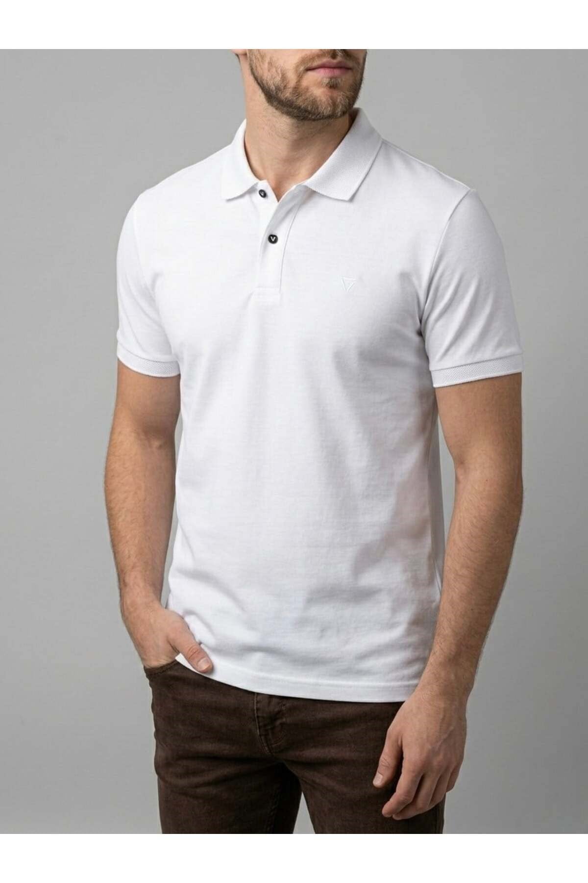 Homiro.com.tr'de erkekler için lacivert polo yaka basic kısa kollu günlük t-shirt seçenekleri! Kaliteli ve şık tasarımlarla tarzınızı tamamlayın.