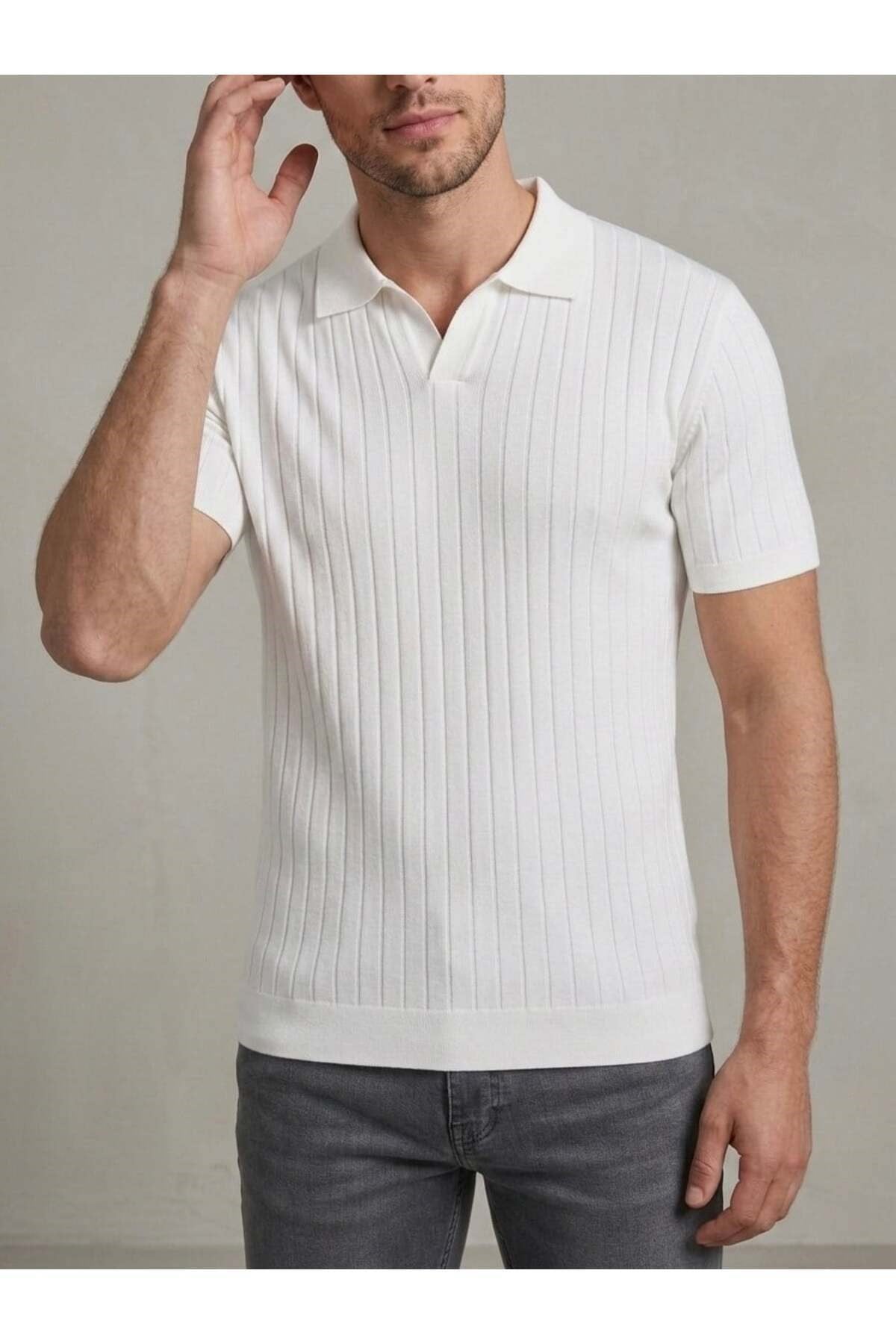 Homiro.com.tr'de erkek slim fit ekru triko polo yaka t-shirt lacivert renk seçeneğiyle! Şıklığı ve rahatlığı bir arada sunan bu ürünü hemen inceleyin.