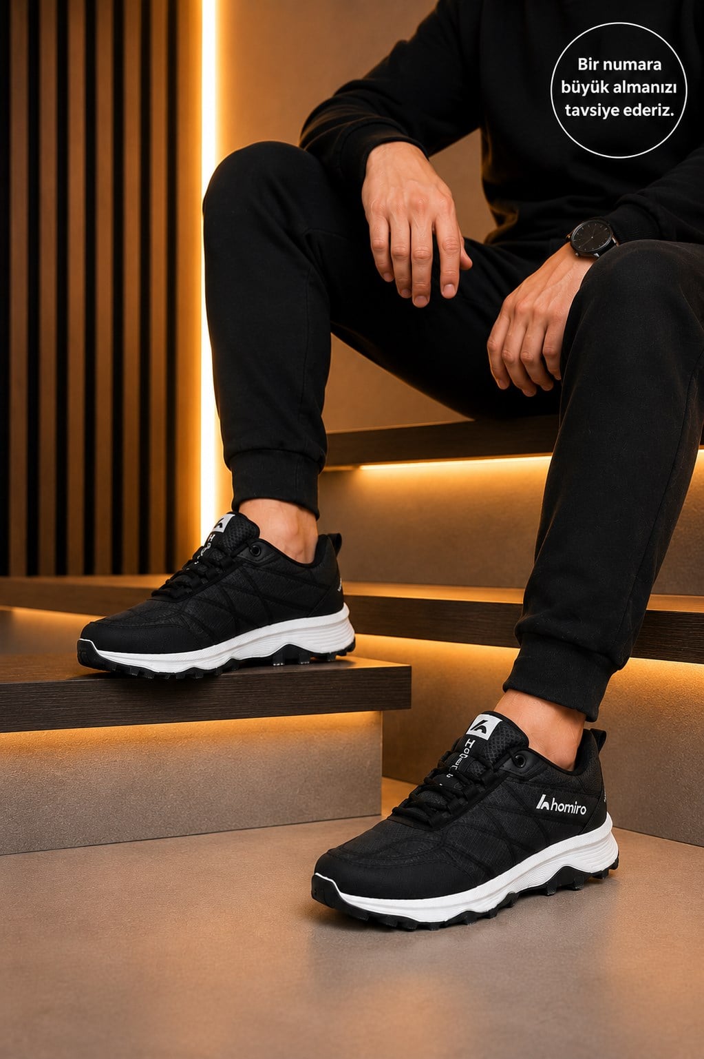 homiro.com.tr'de erkek su geçirmez poli taban fuspedli spor ayakkabıları bulabilirsiniz. Siyah beyaz renk seçeneği ile şık ve dayanıklı ayakkabılar, spor yaparken veya günlük kullanımda rahatlık sunar. Hemen inceleyin!