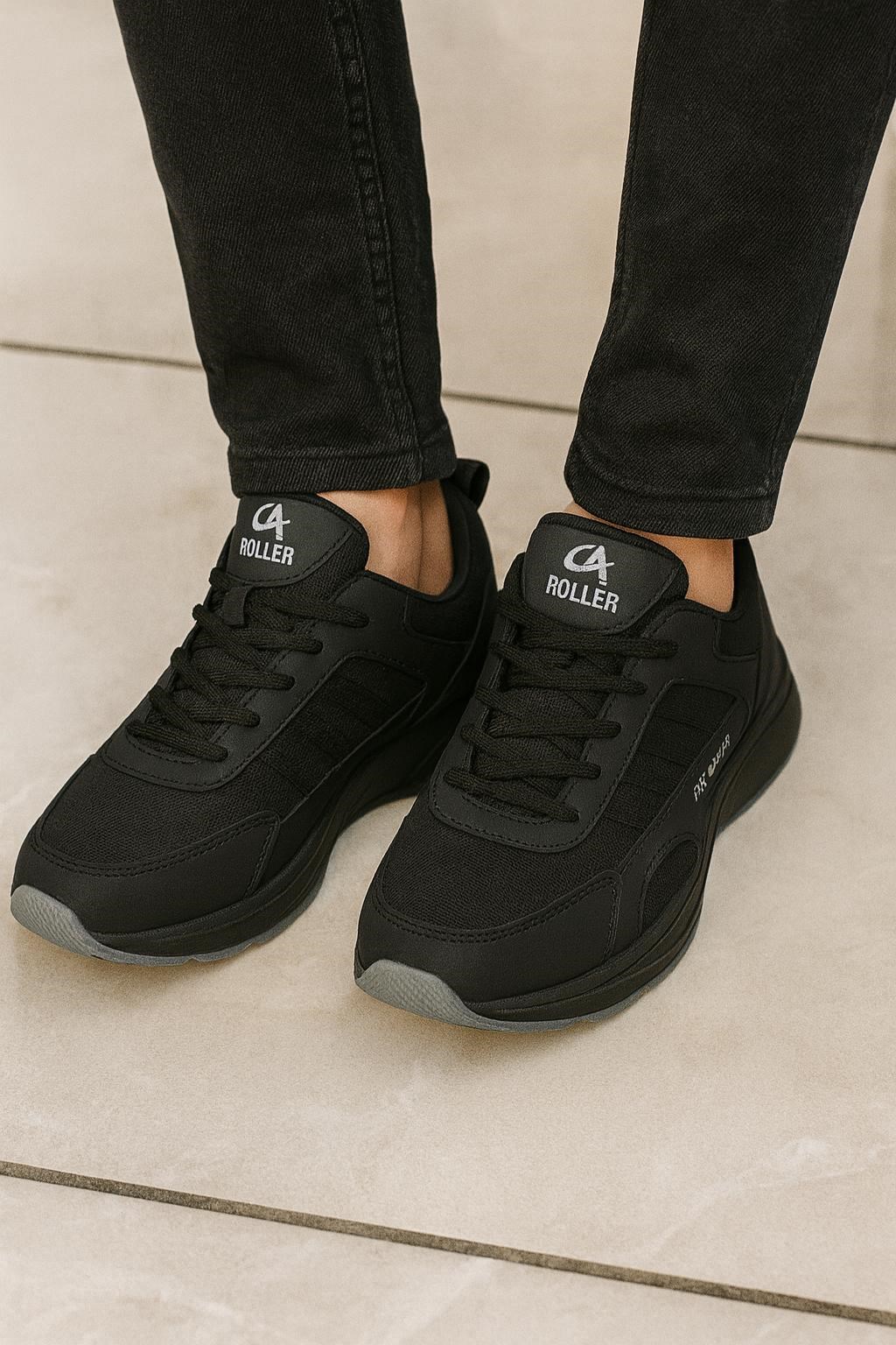 Homiro.com.tr'de Unisex Fuspetli Su Geçirmez Spor Ayakkabı - Siyah Füme modeli için en uygun fiyatlarla hemen satın alın! Dayanıklı ve şık tasarımıyla her adımda konfor sunuyor.