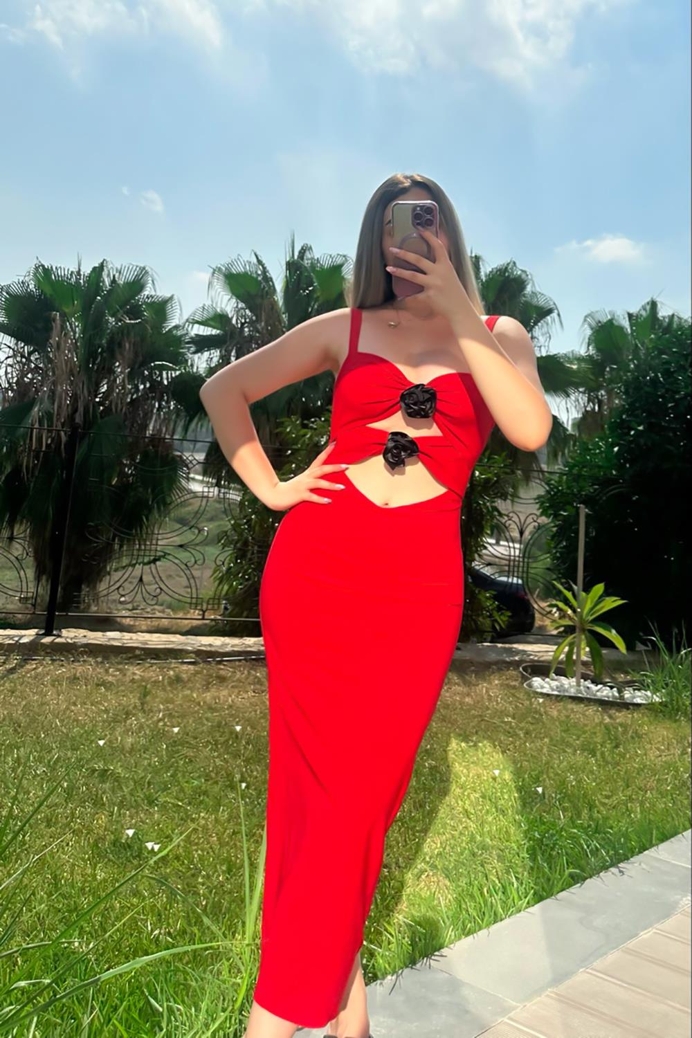 Flame Gül Detaylı Dekolte Elbise