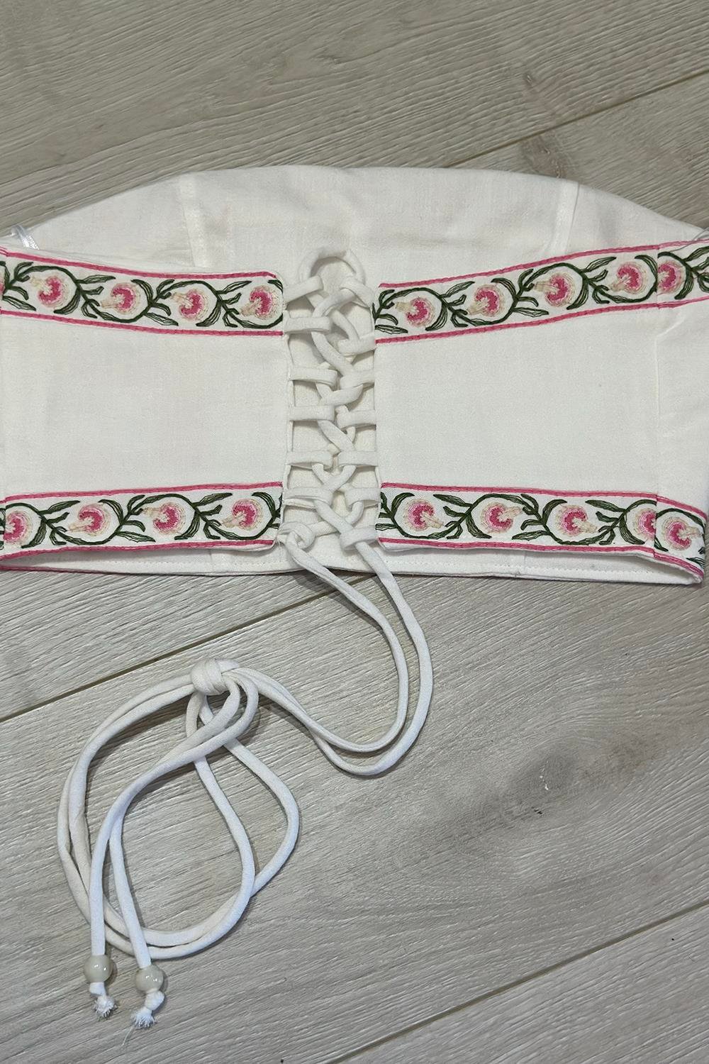 Theresa Nakış Detaylı Crop-Pantolon Takım