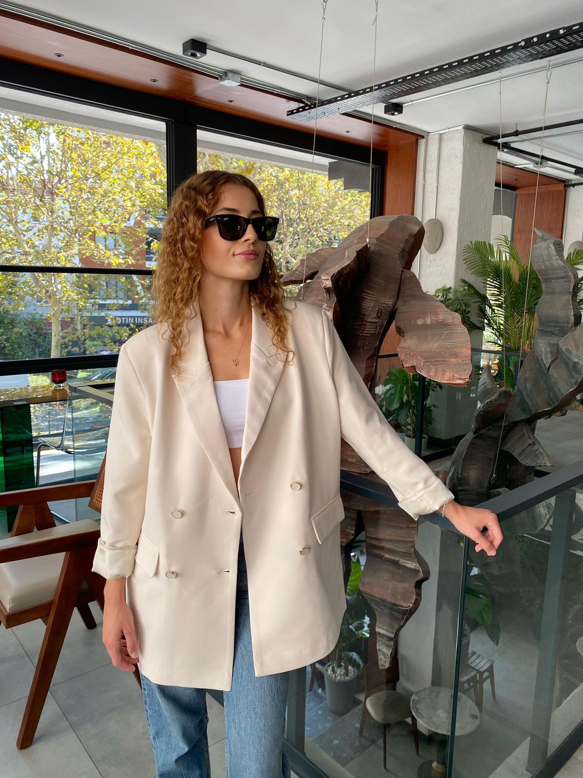 Düğme Detaylı Oversize Kalıp Blazer Ceket Bej