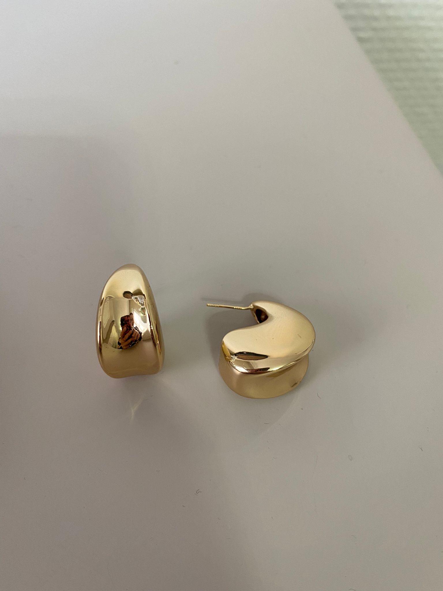 Gold Sallantılı Bombeli Vintage Küpe