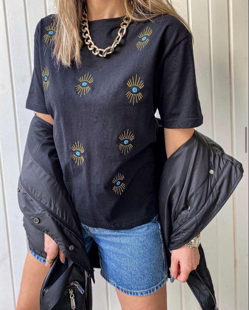 Göz Nakışlı Siyah Basic Tshirt