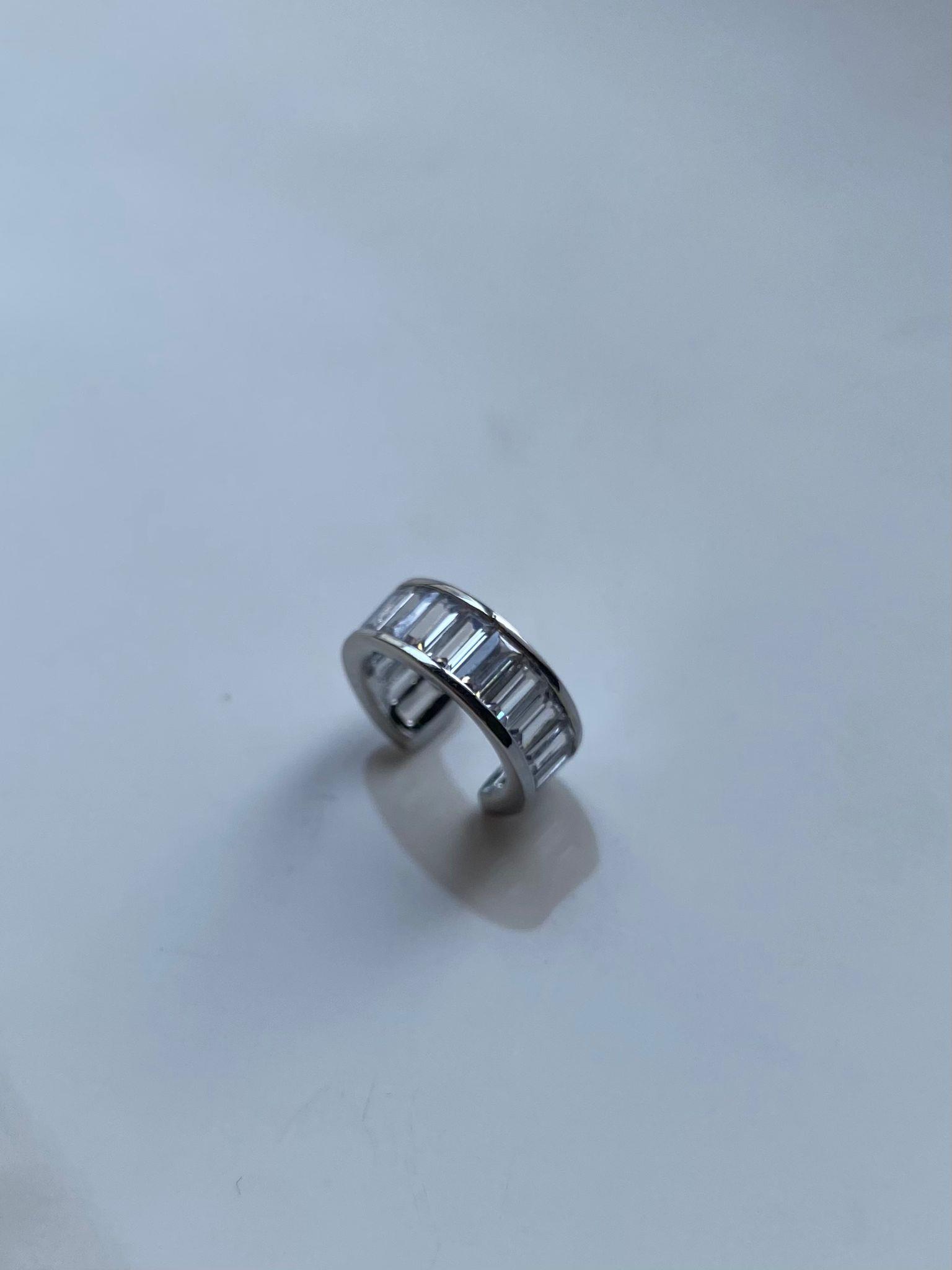 Kristal Taşlı Silver Kıkırdak Küpe
