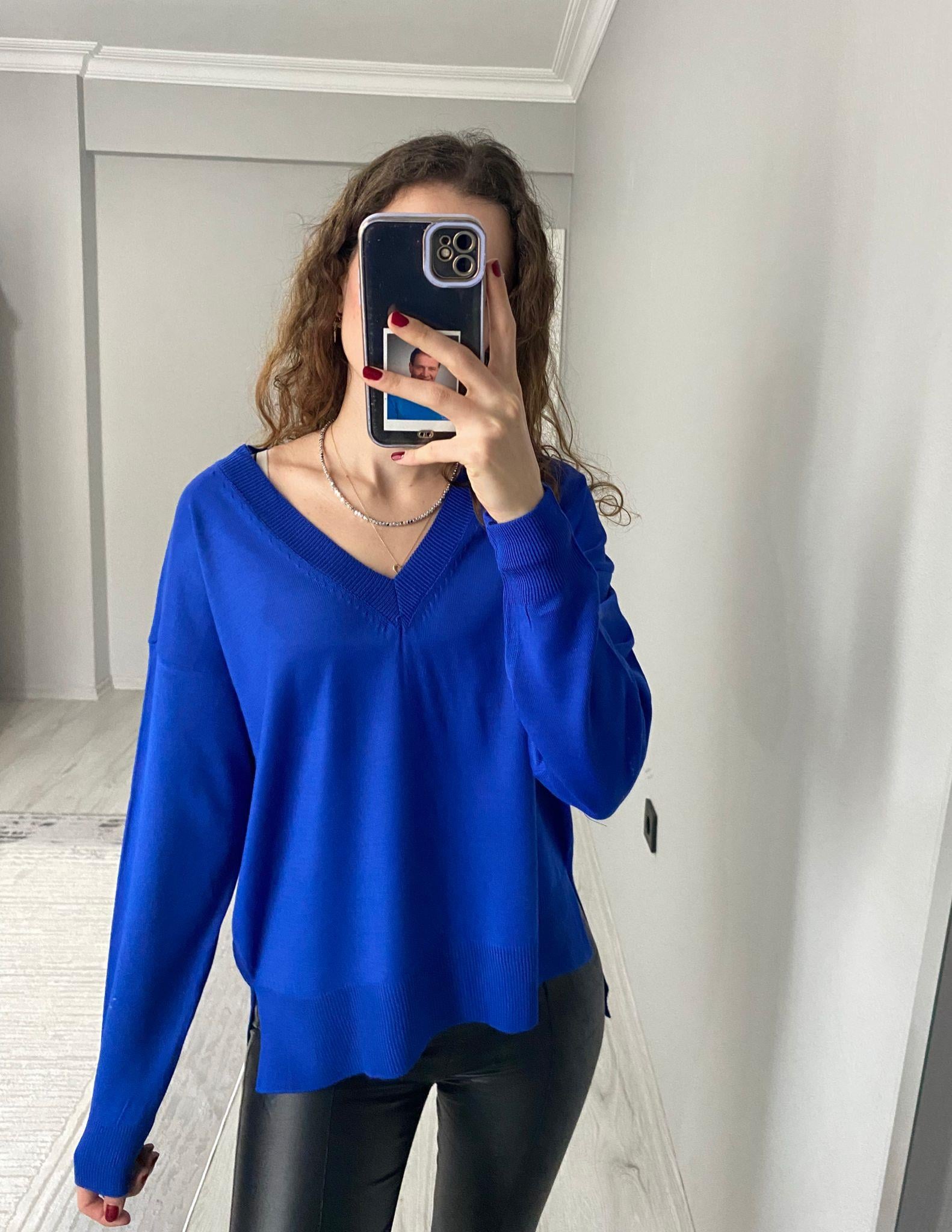 Mevsimlik V Yaka Triko 