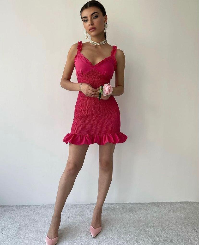 Pembe İp Askılı Gipeli Kısa Elbise