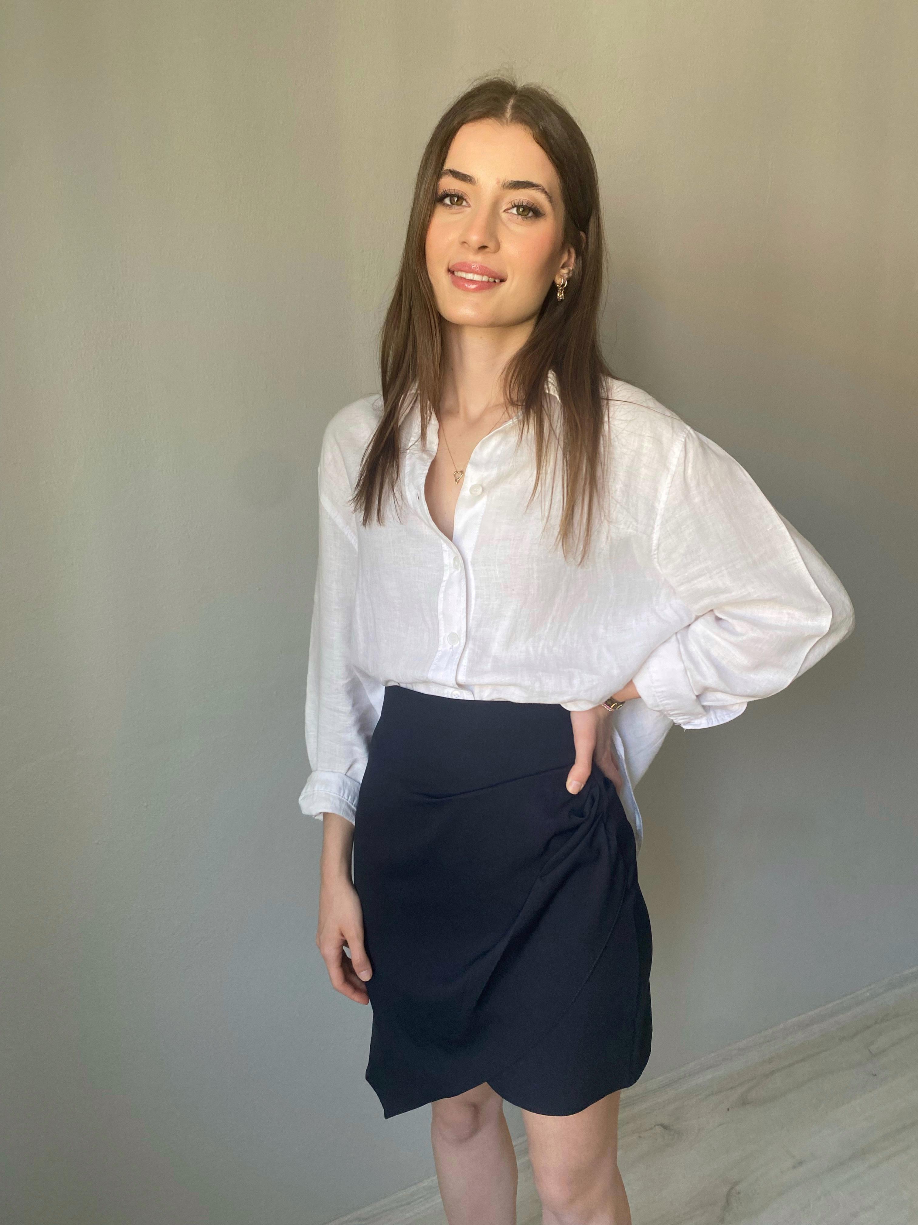 Siyah Yüksek Asimetri Kısa Etek 