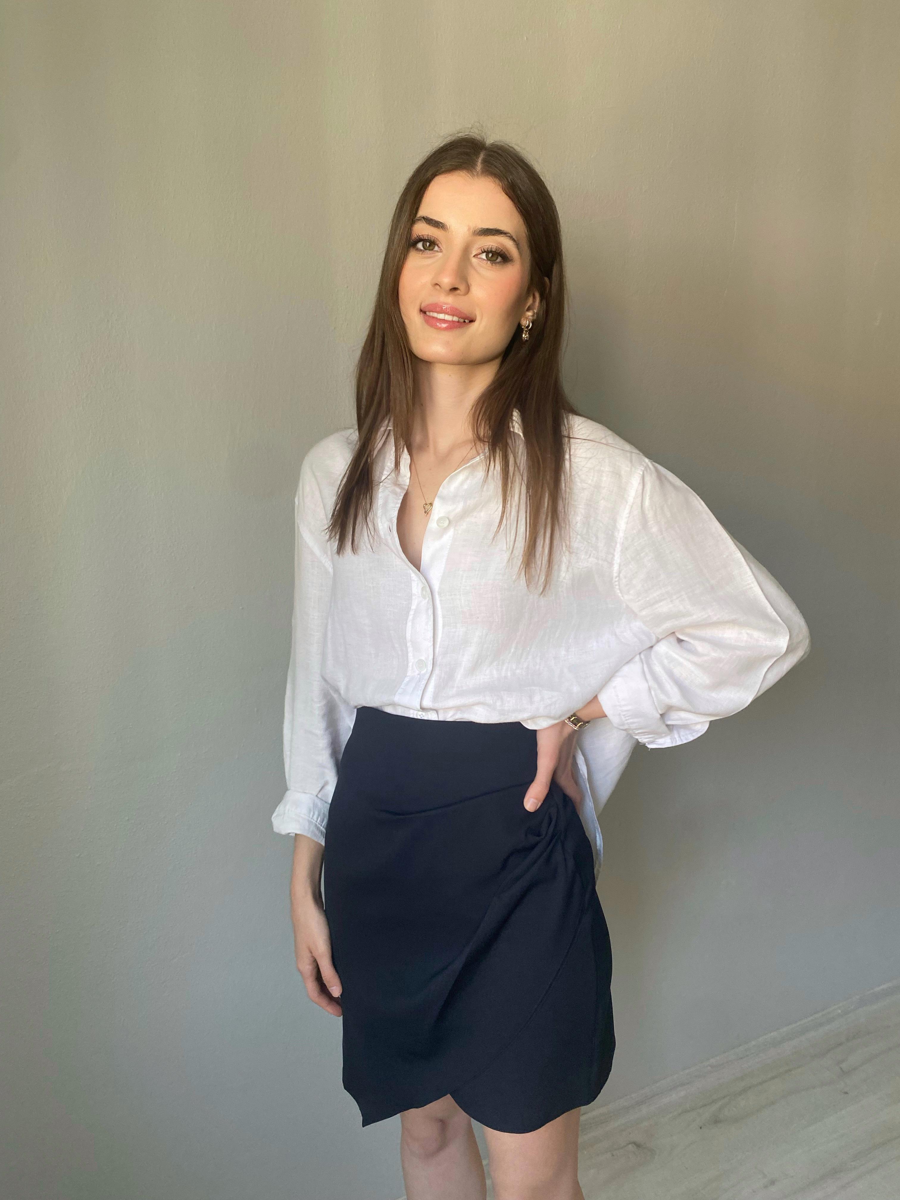 Siyah Yüksek Asimetri Kısa Etek 