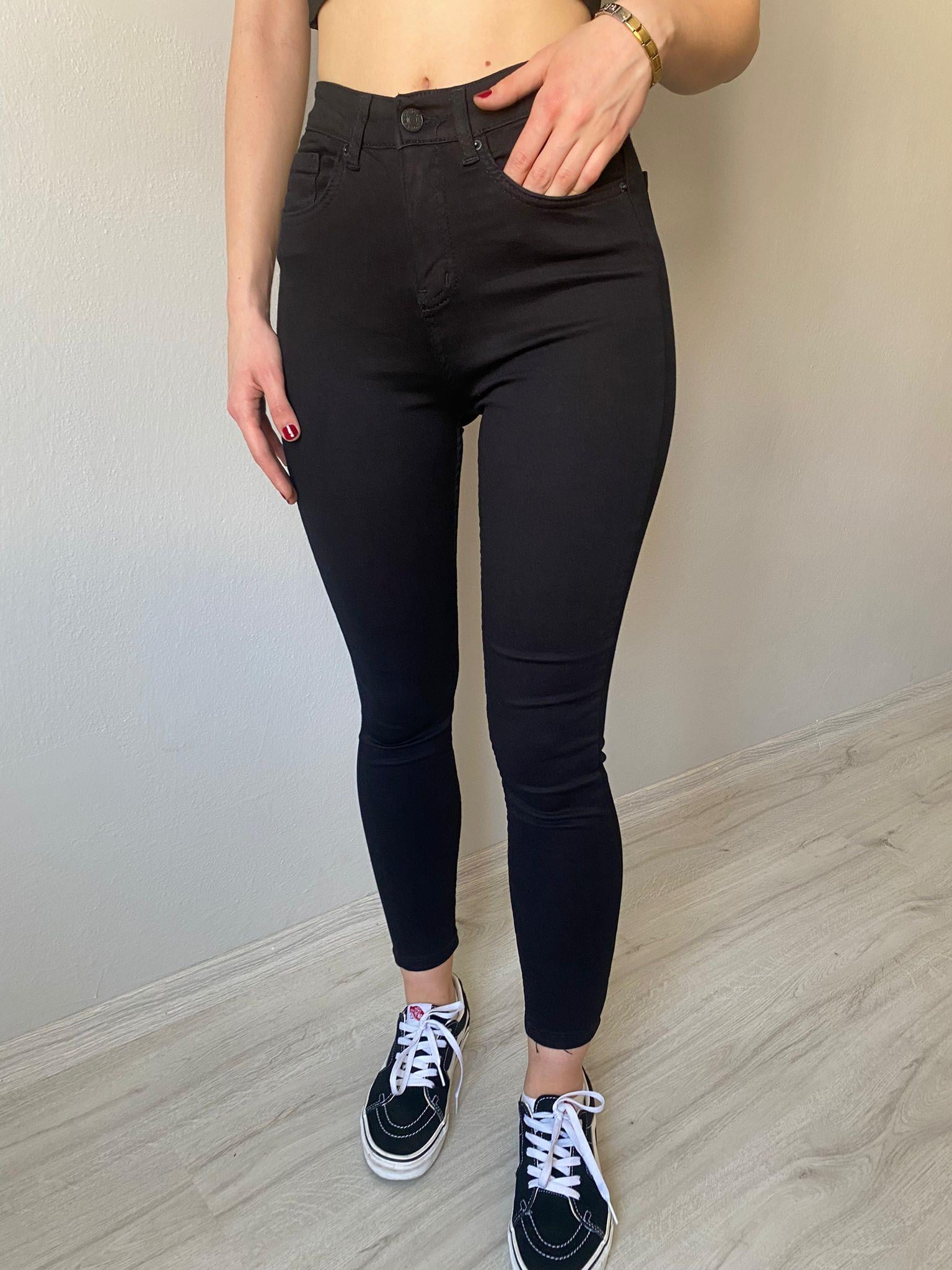 Siyah Yüksek Bel Likralı Jean